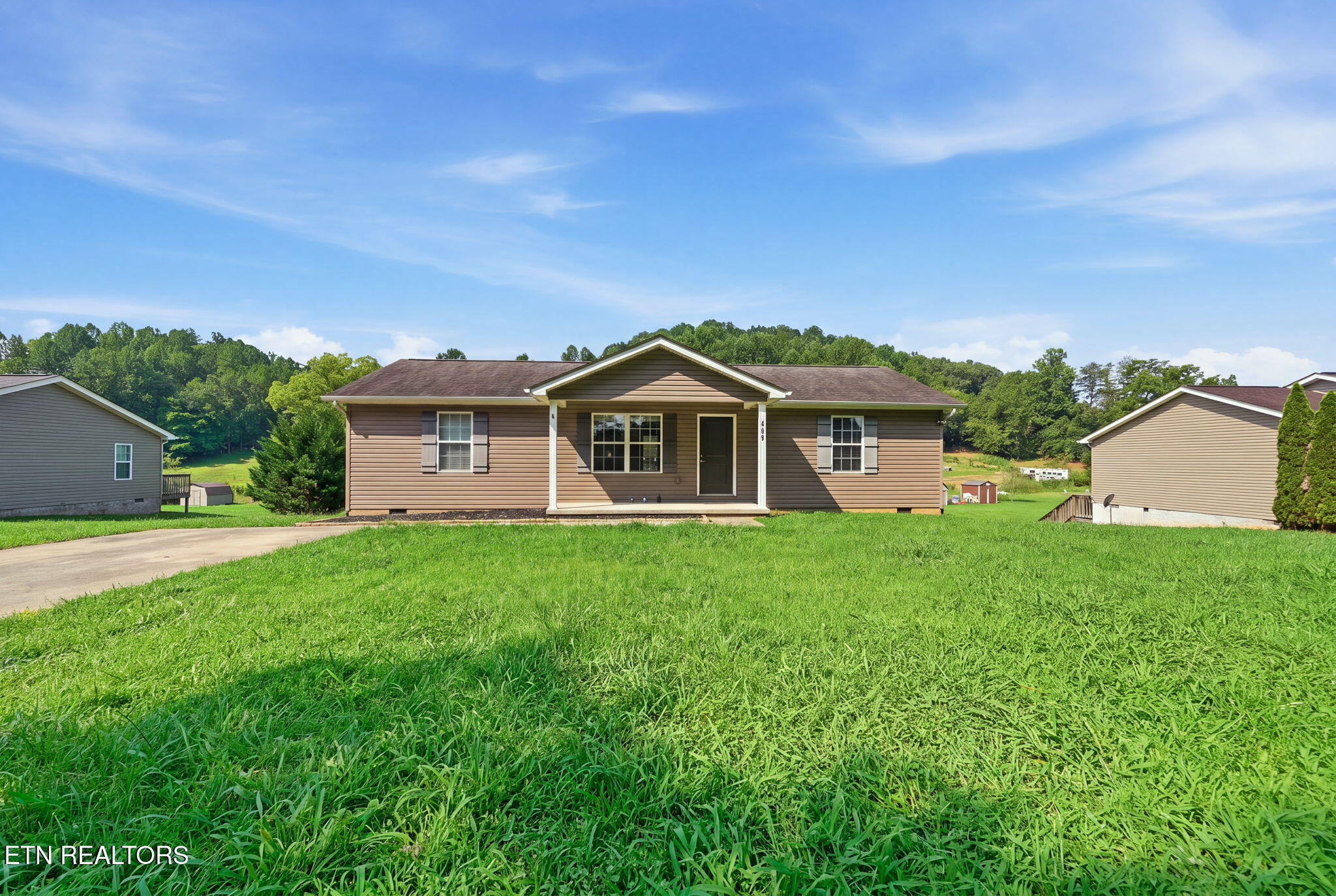 137 Raccoon Valley Rd — photo
