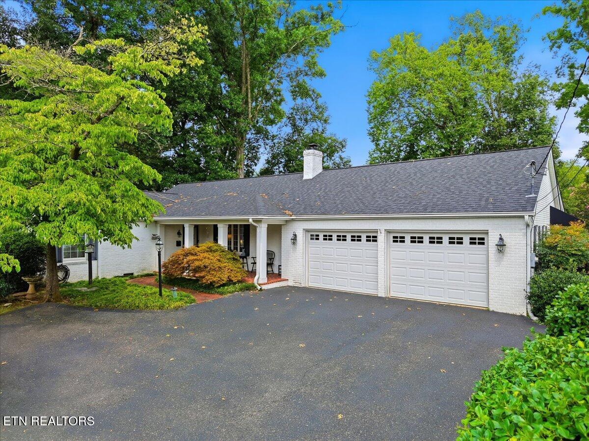 609 S Charles G Seivers Blvd — photo