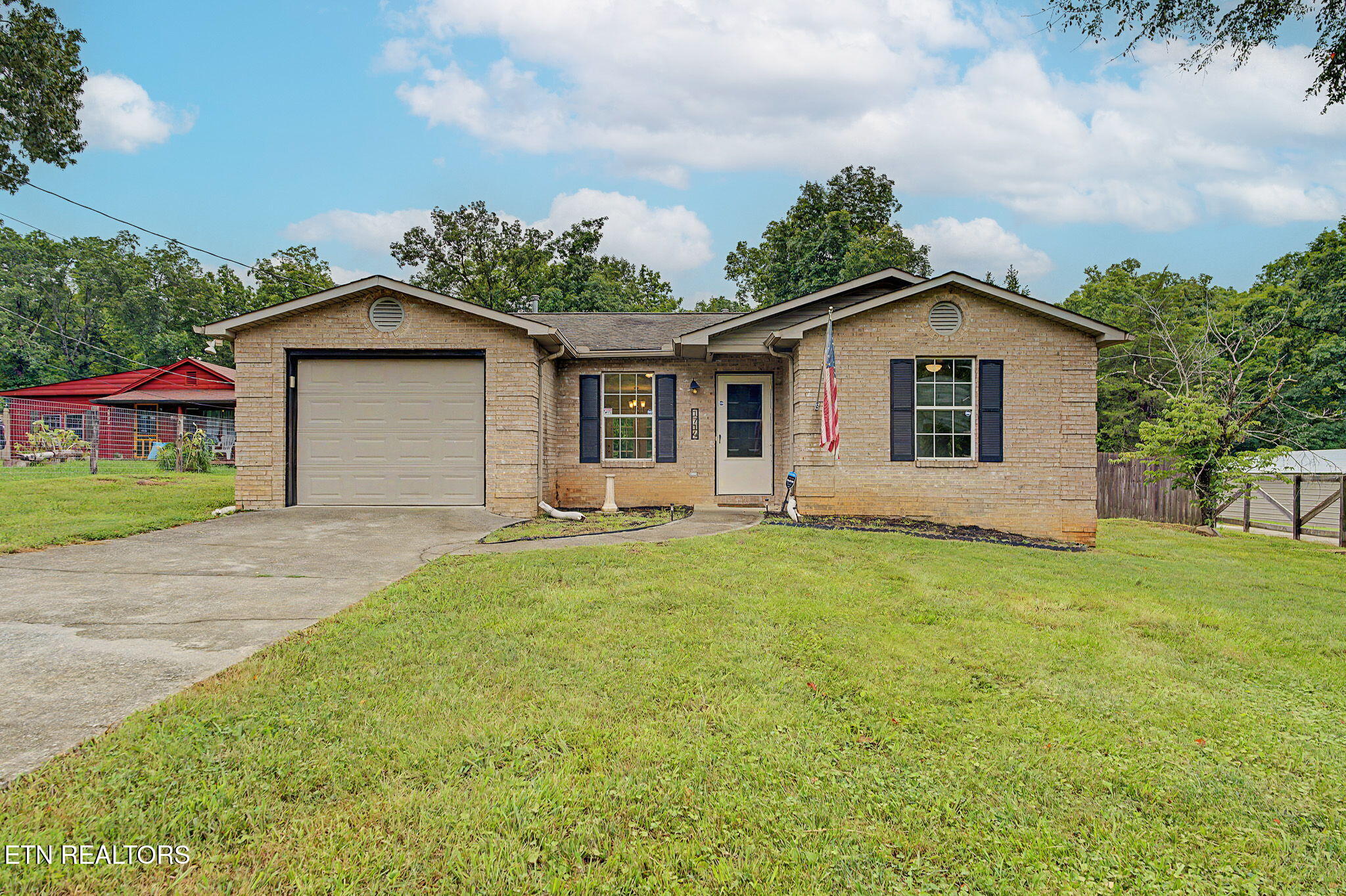 1714 Tipton Station Rd — photo