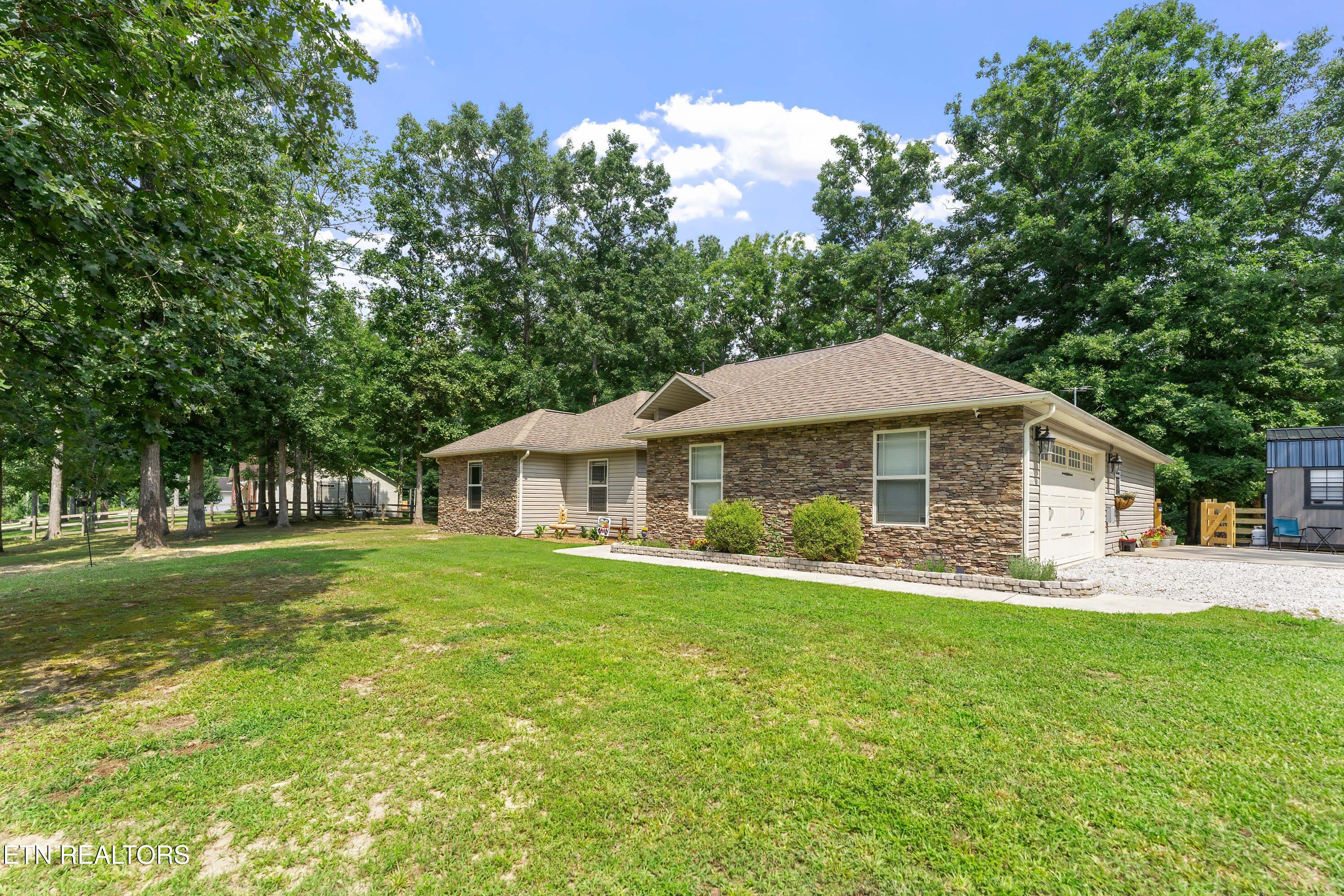 190 Logan Lane — photo