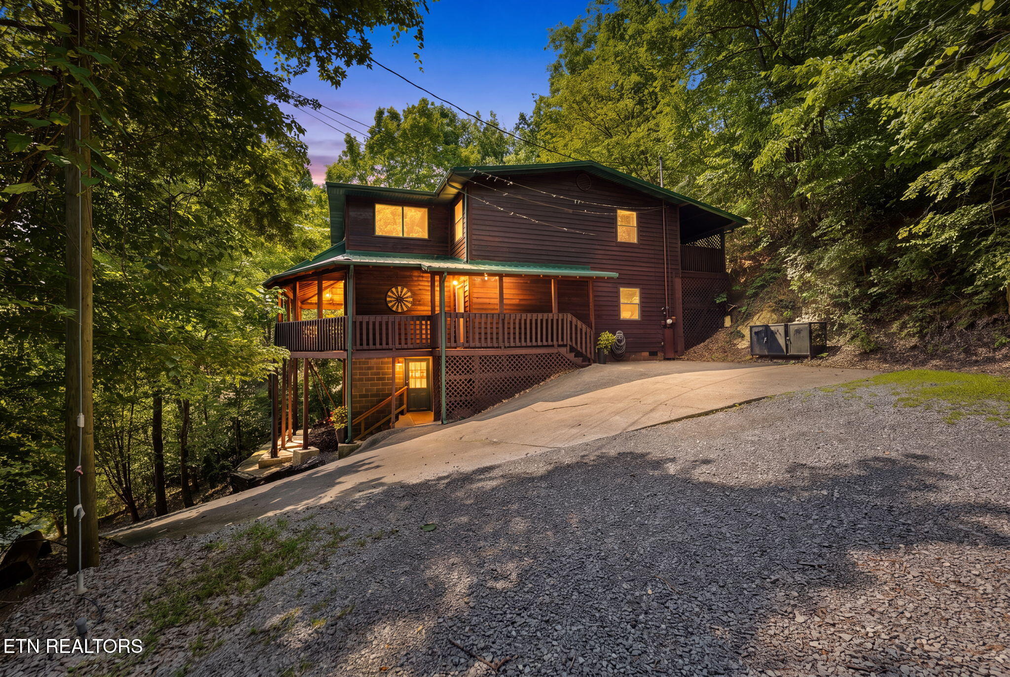 2202 Applewood Rd — photo