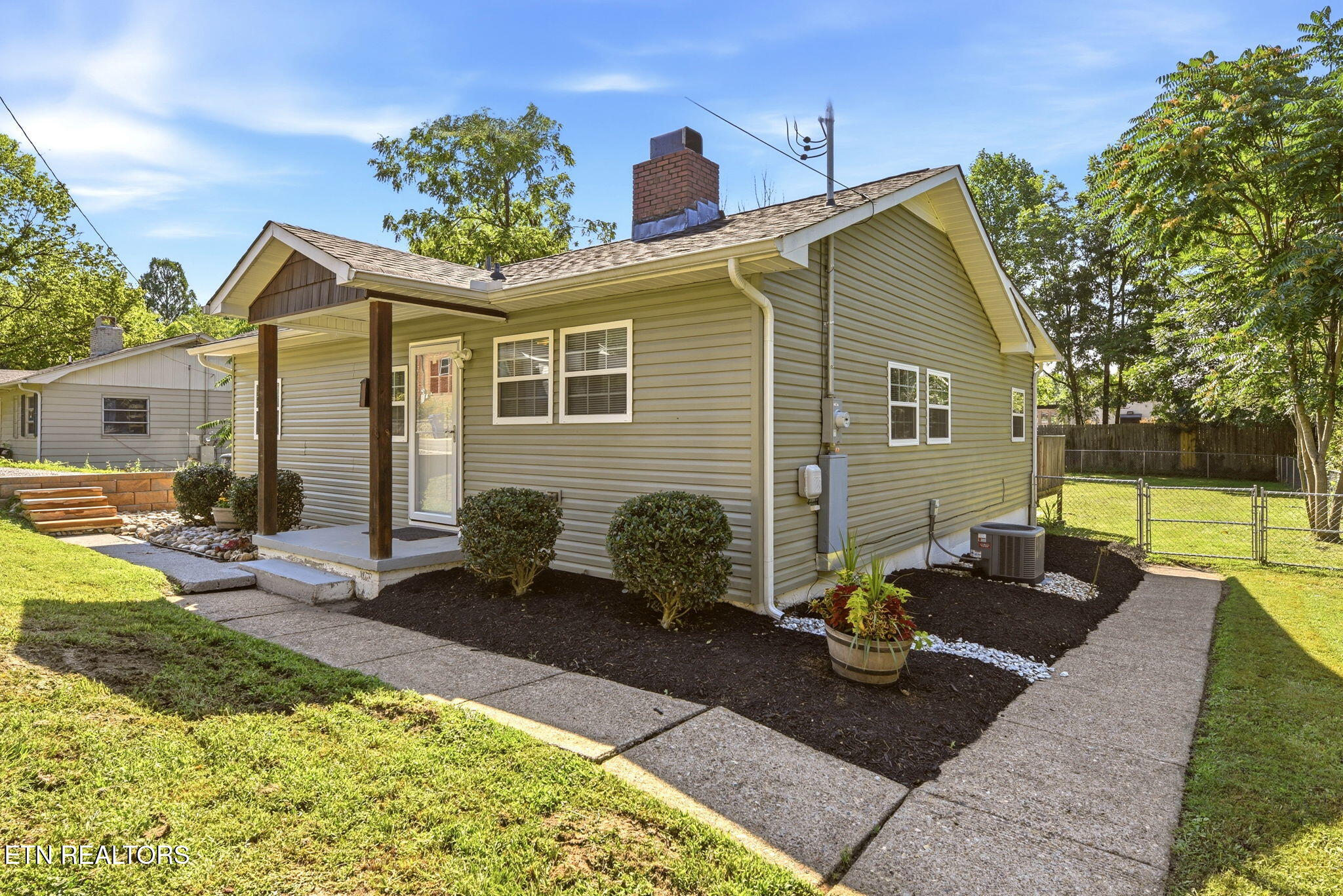 104 Tucker Rd, Oak Ridge, TN 37830 — photo 2