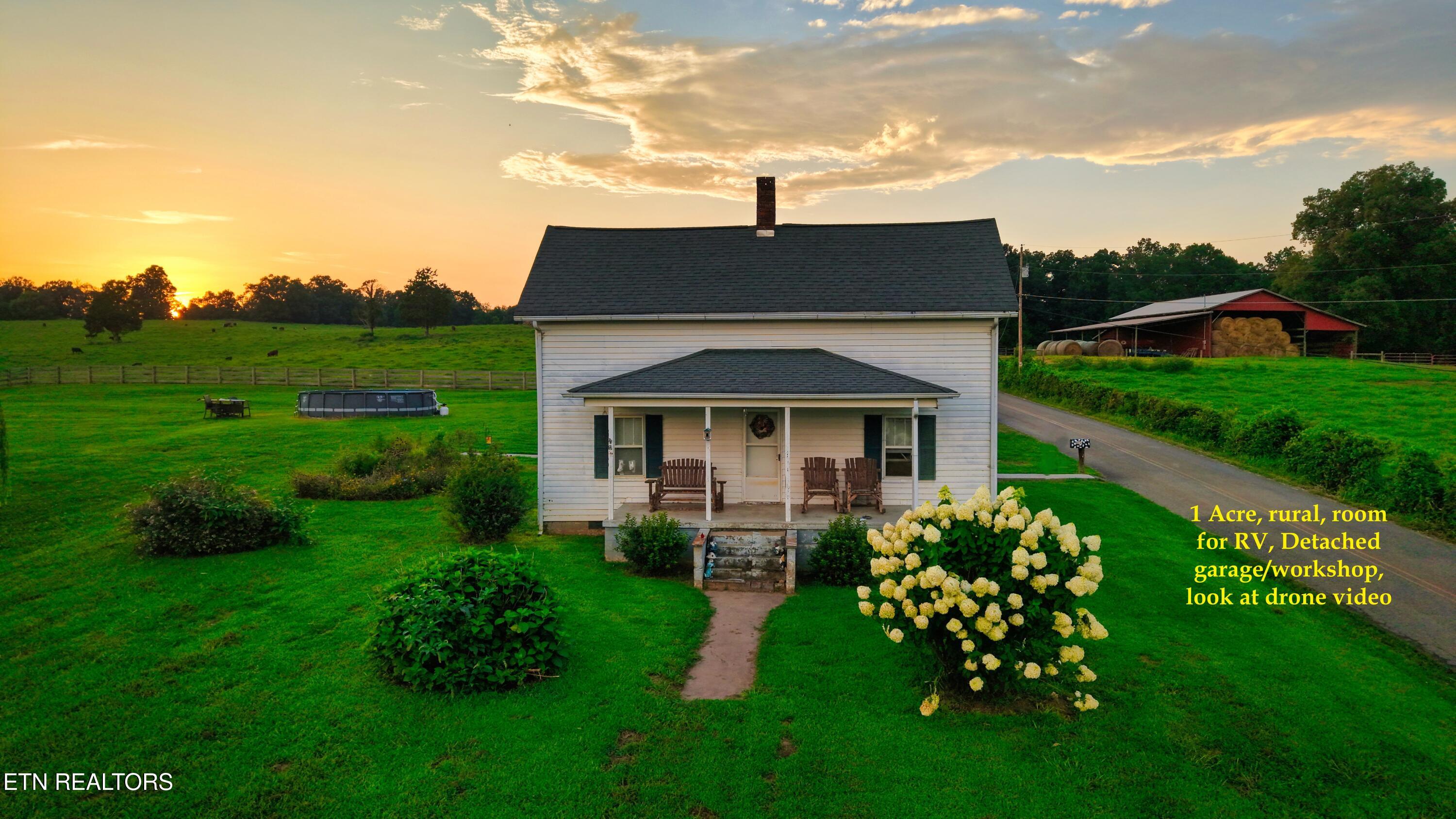 1051 Happy Hollow Rd — photo