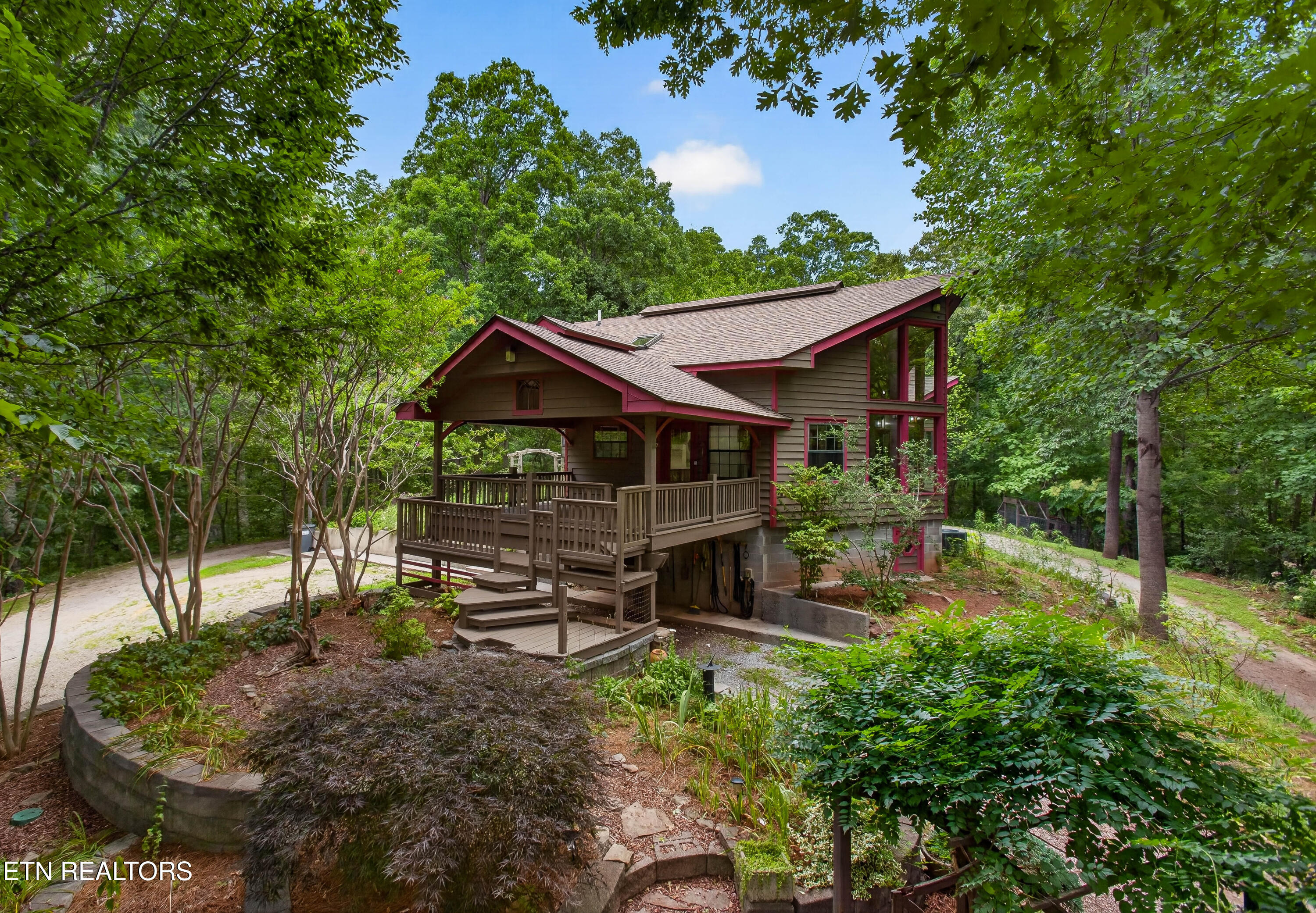242 Deer Run Drive — photo