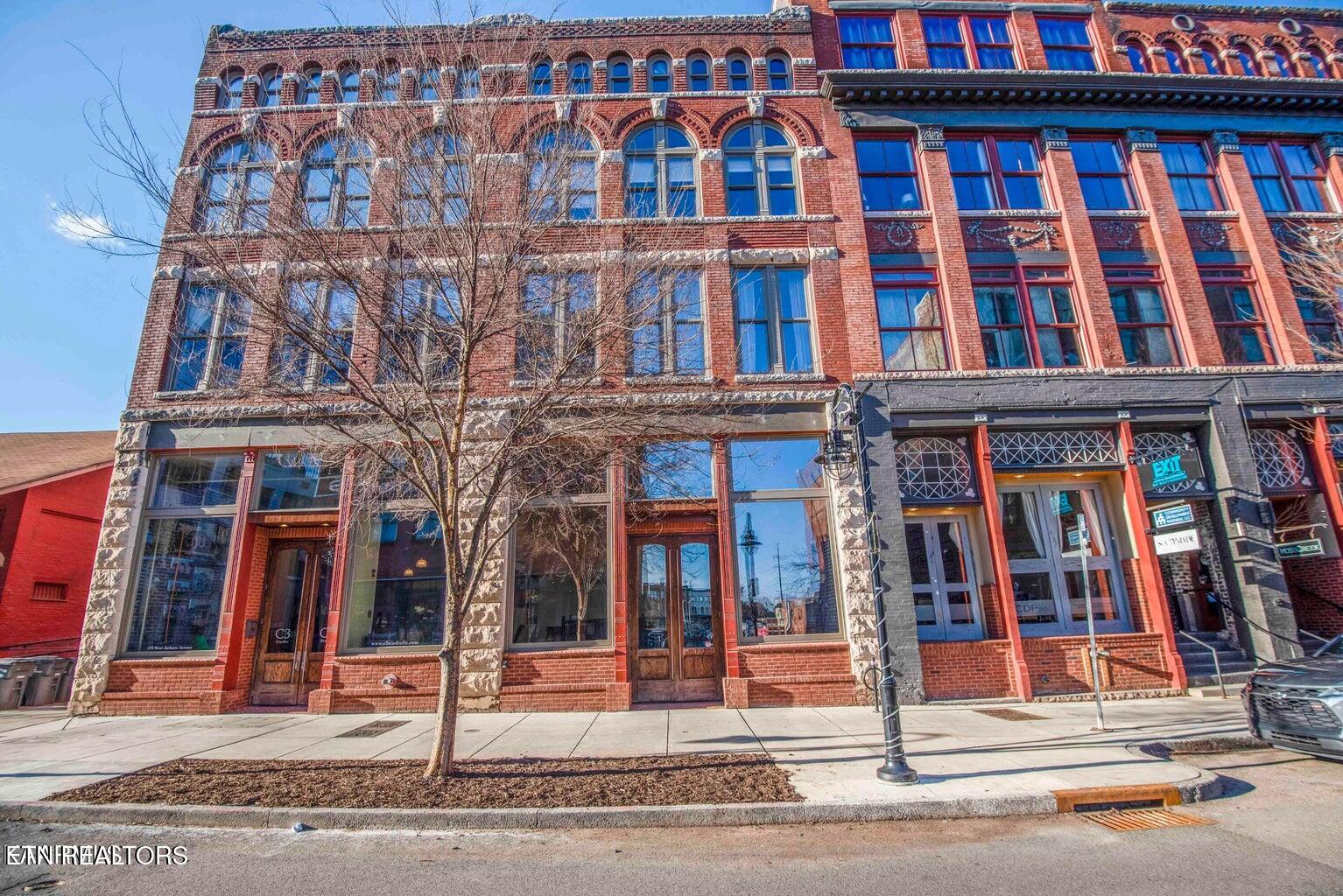 129 W Jackson Ave 202 — photo