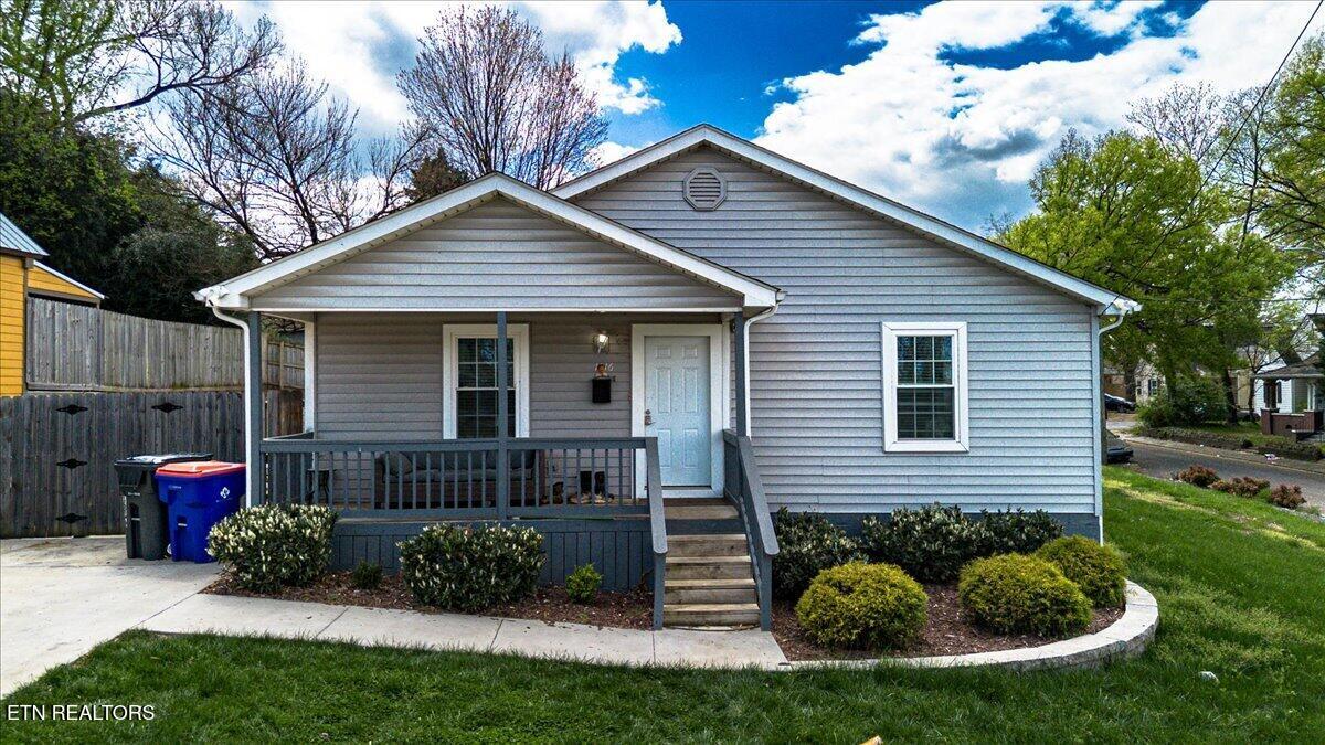 1316 Boyd St — photo