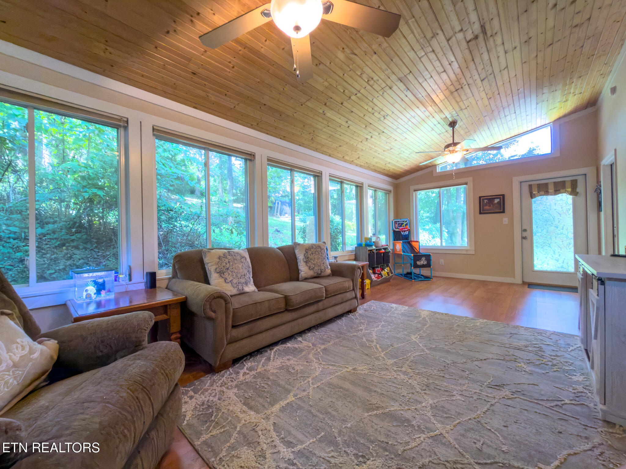 1540 Holland Trail — photo
