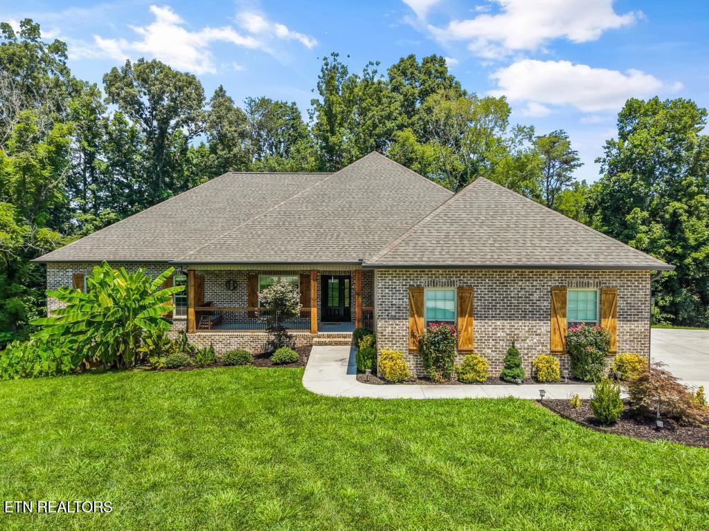 610 Bainbridge Drive — photo