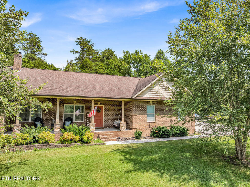 7678 Dunsmore Lane — photo