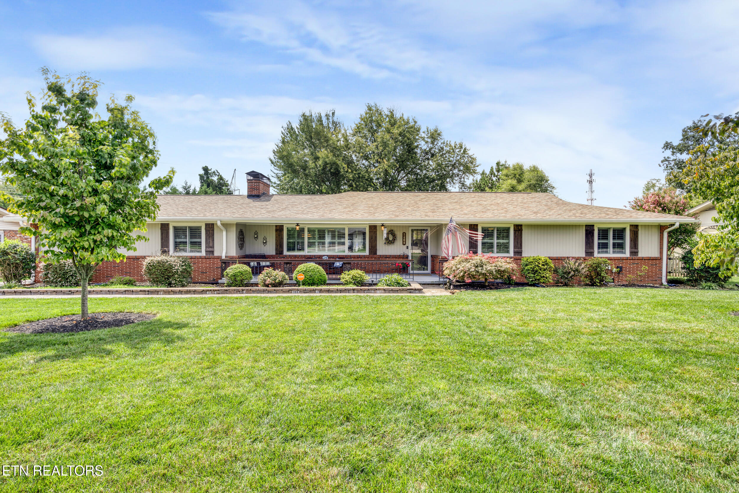 7404 Sheffield Drive — photo