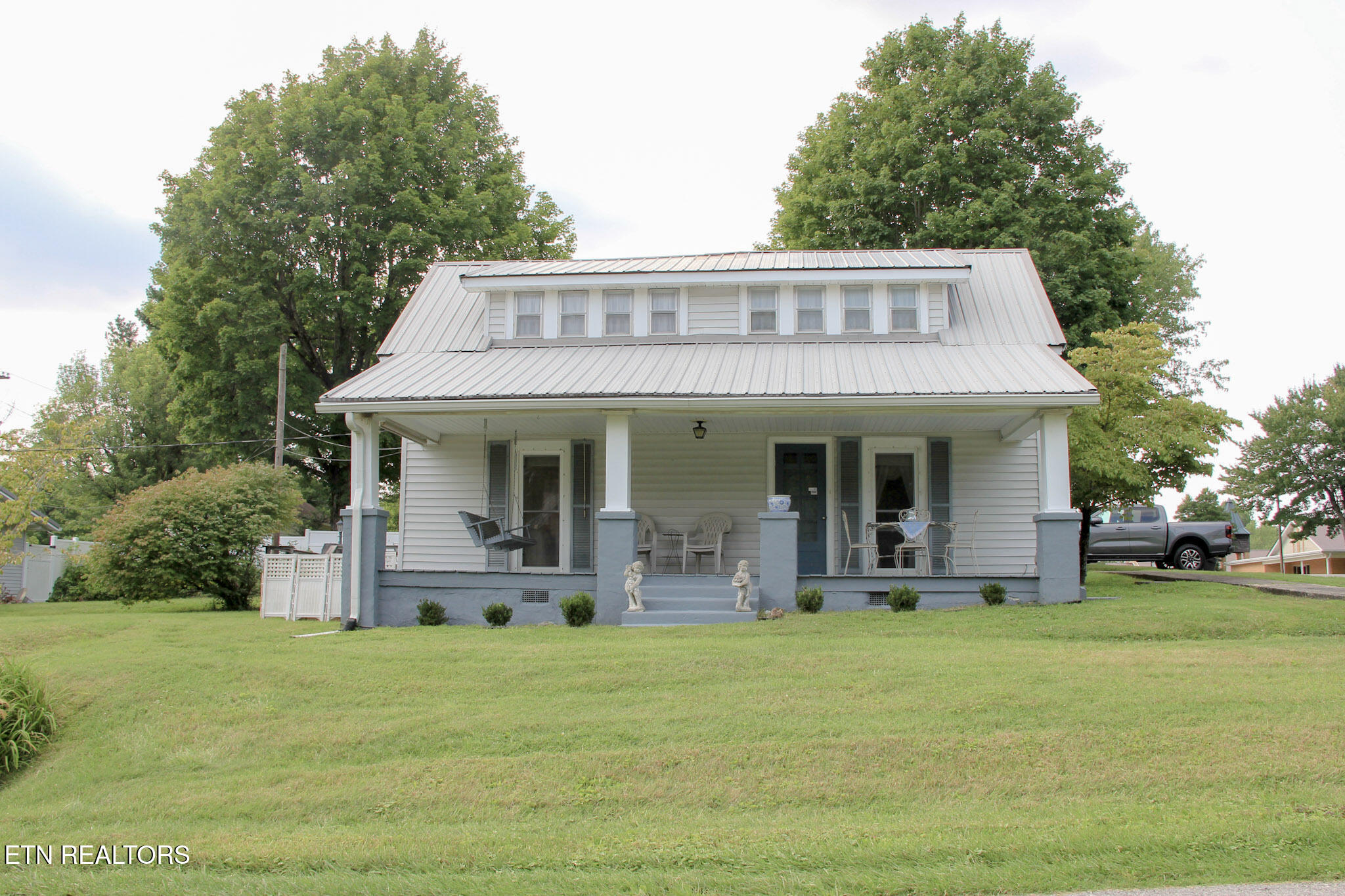 301 W Crawford Ave — photo