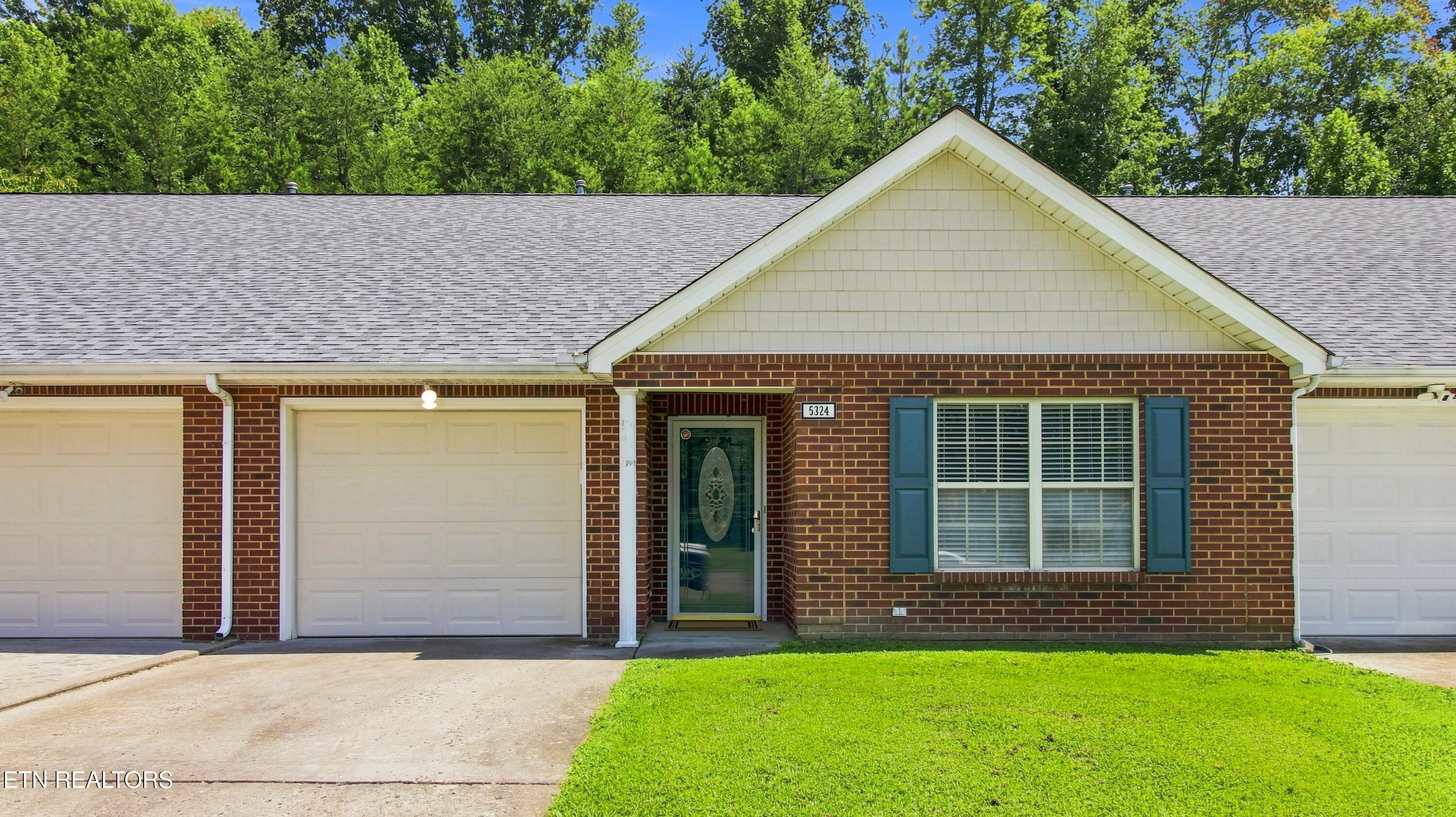 5324 Avery Woods Lane — photo