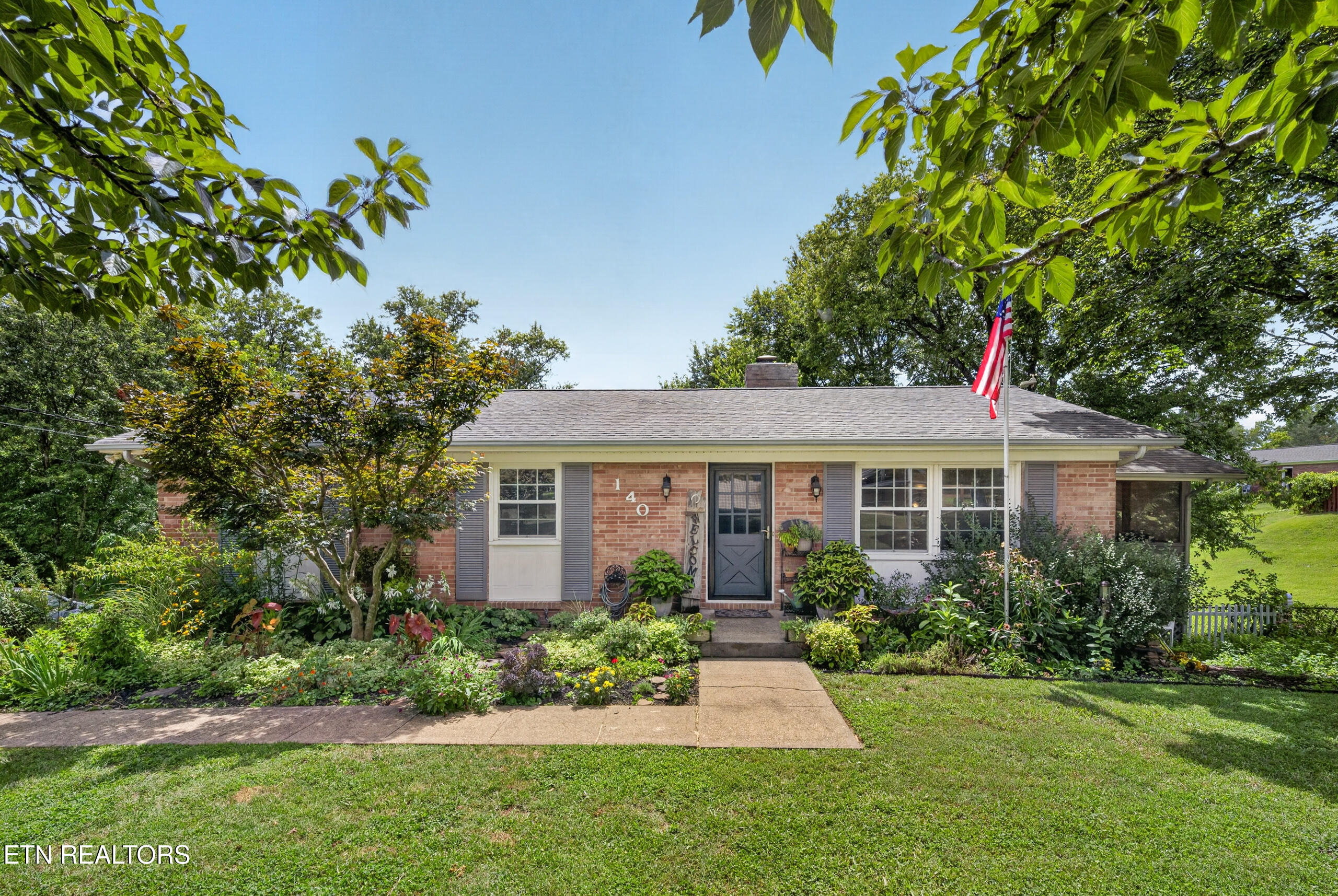 140 Westwood Drive — photo
