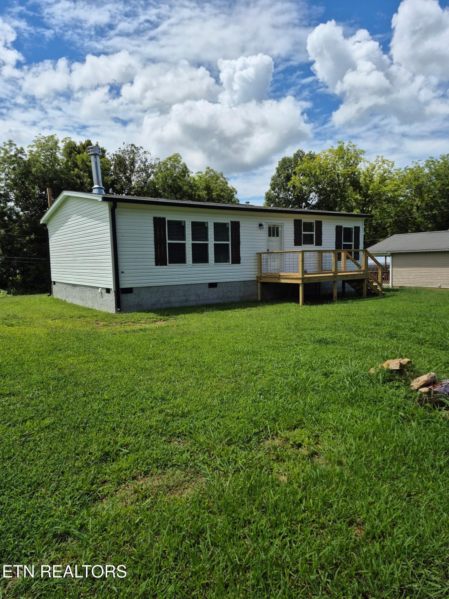 27 N Niota Rd — photo