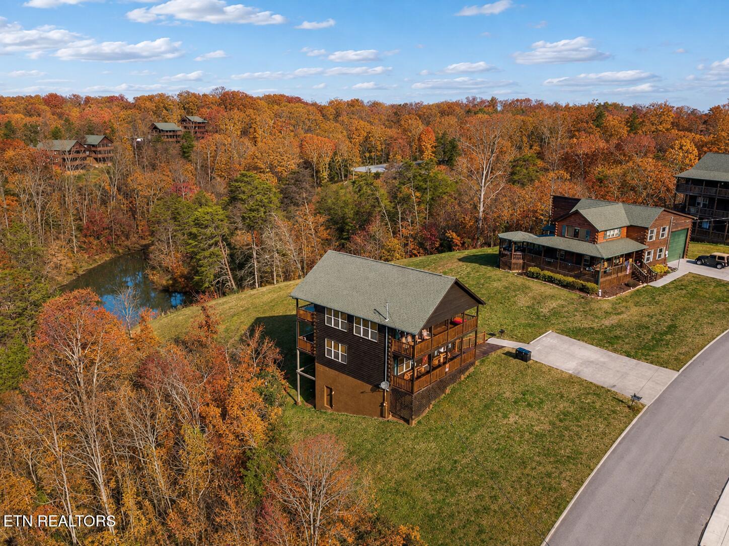 339 Oak Lake Drive — photo