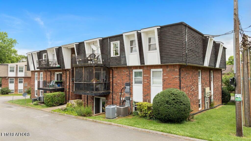 1625 Woodrow Drive 410 — photo