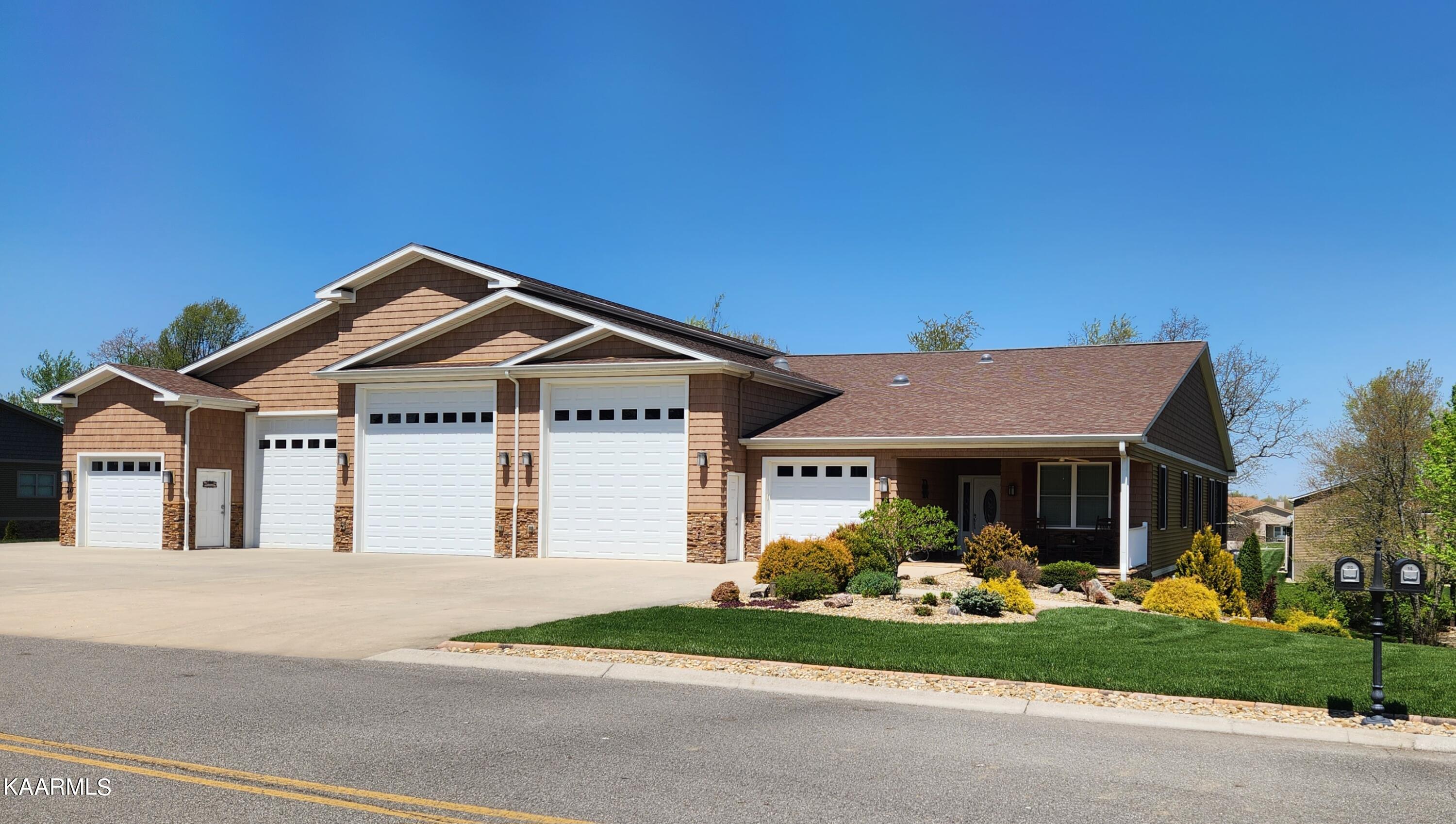 14 Red Oak Drive — photo