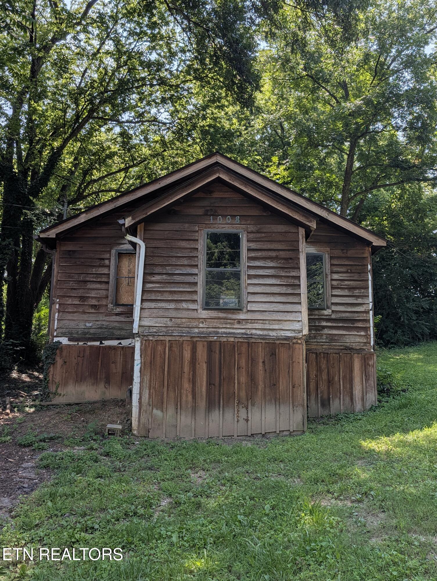 1008 Mynders Ave — photo