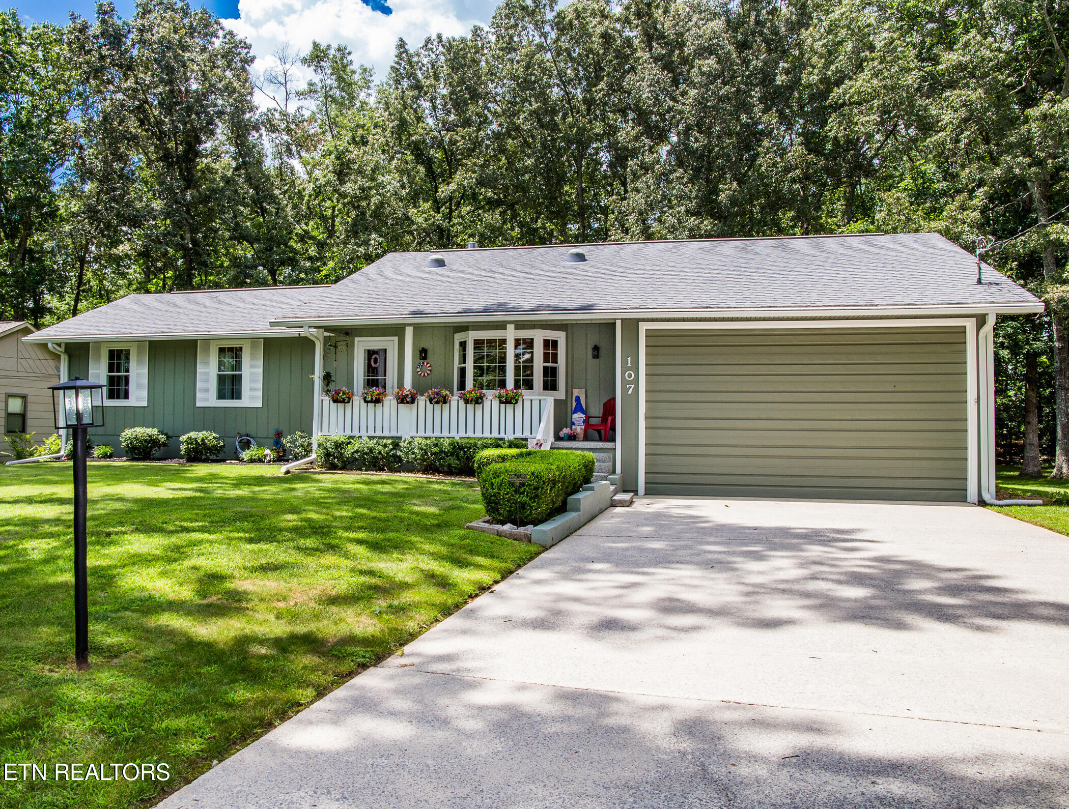 107 Canterbury Drive — photo