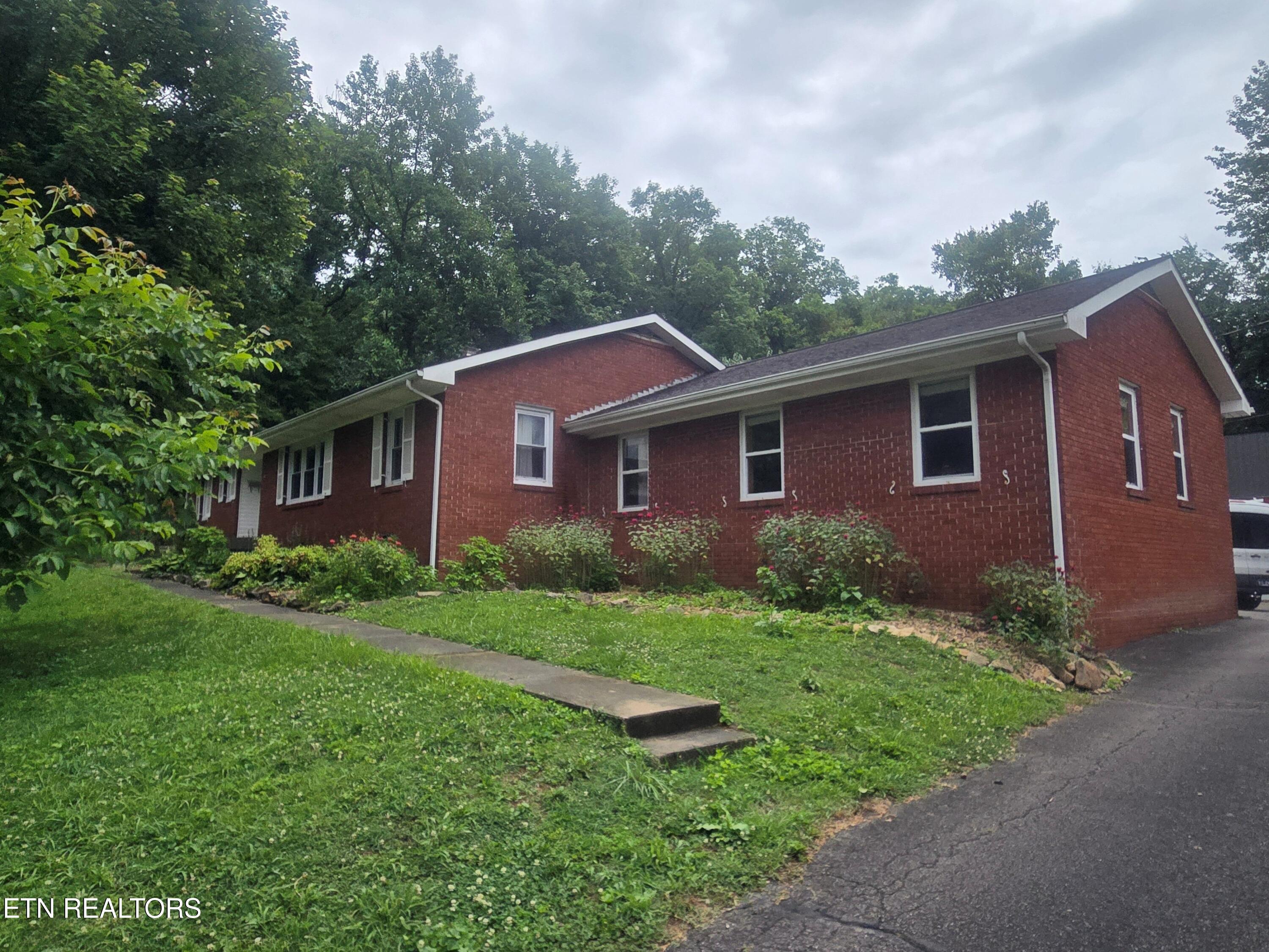 380 Vine Ave — photo