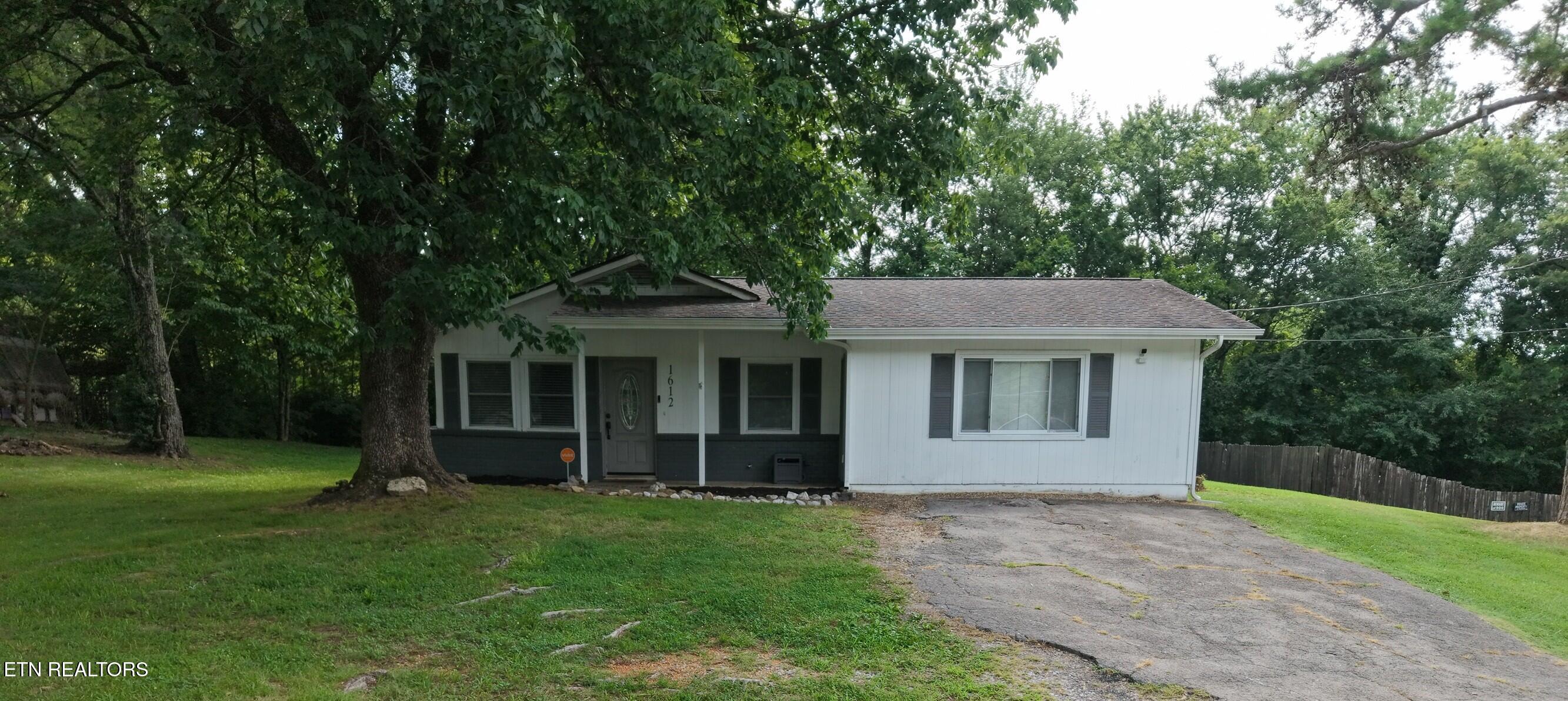 1612 Bradshaw Garden Rd — photo