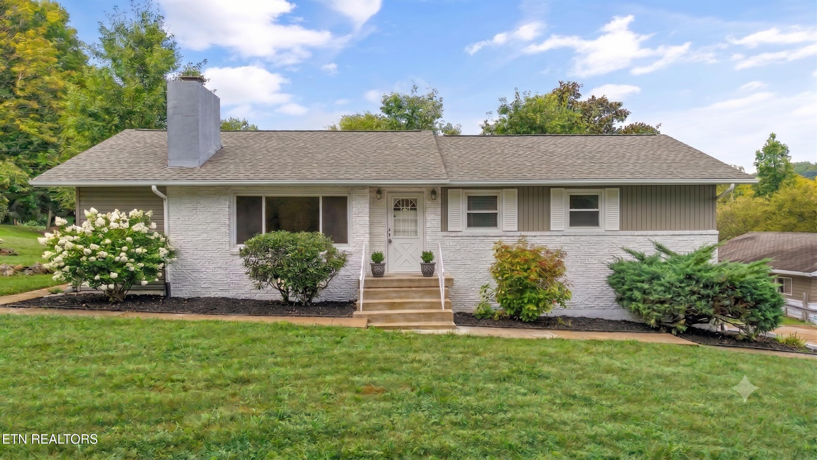 3415 Hackberry Rd — photo