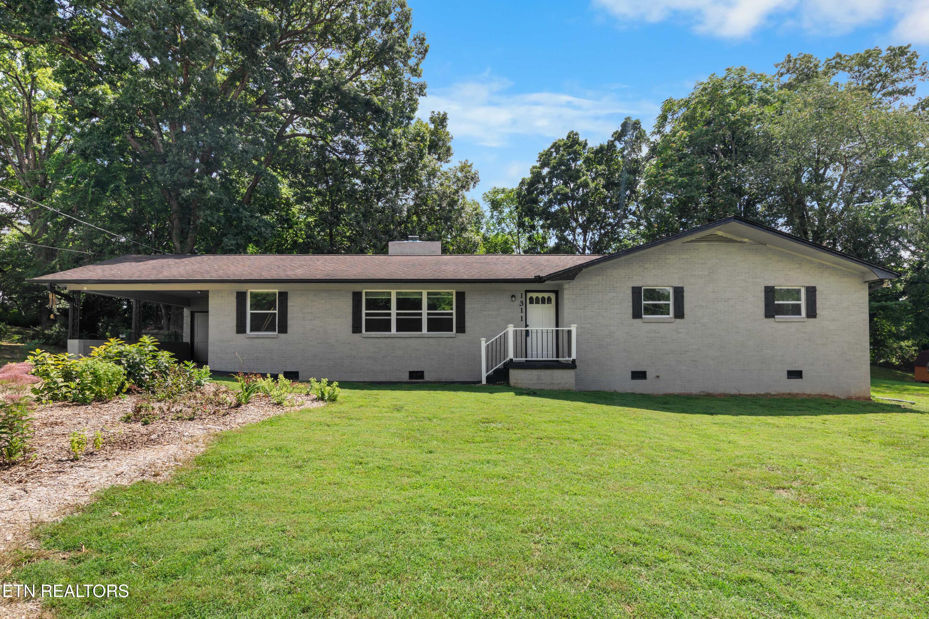 1311 Rosalyn Drive — photo