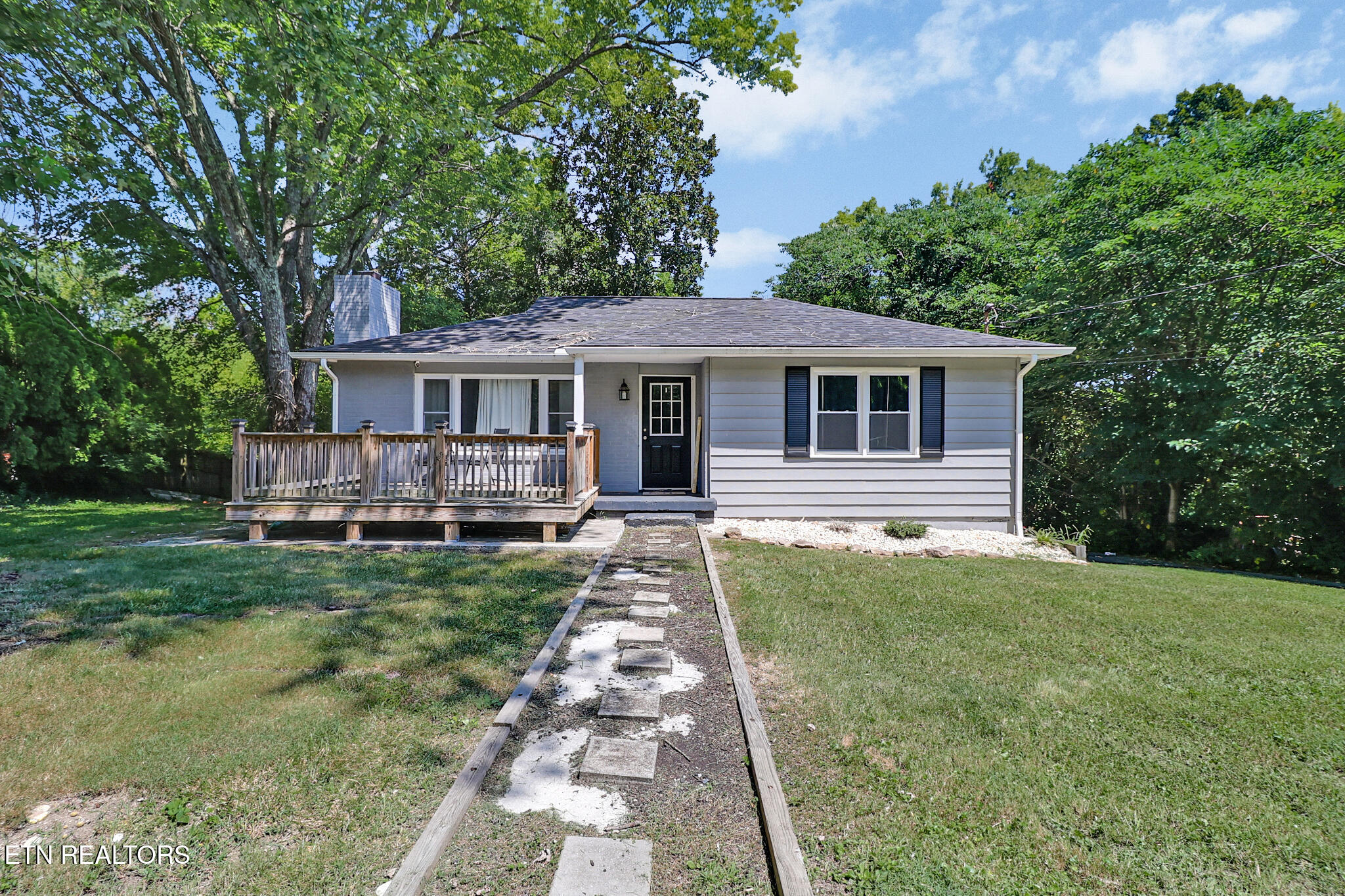 618 E Ridgecrest Drive — photo