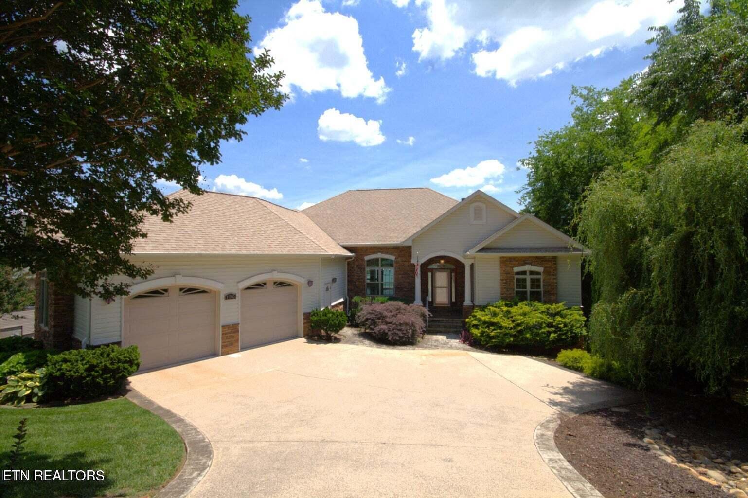 130 Lake Vista Drive — photo