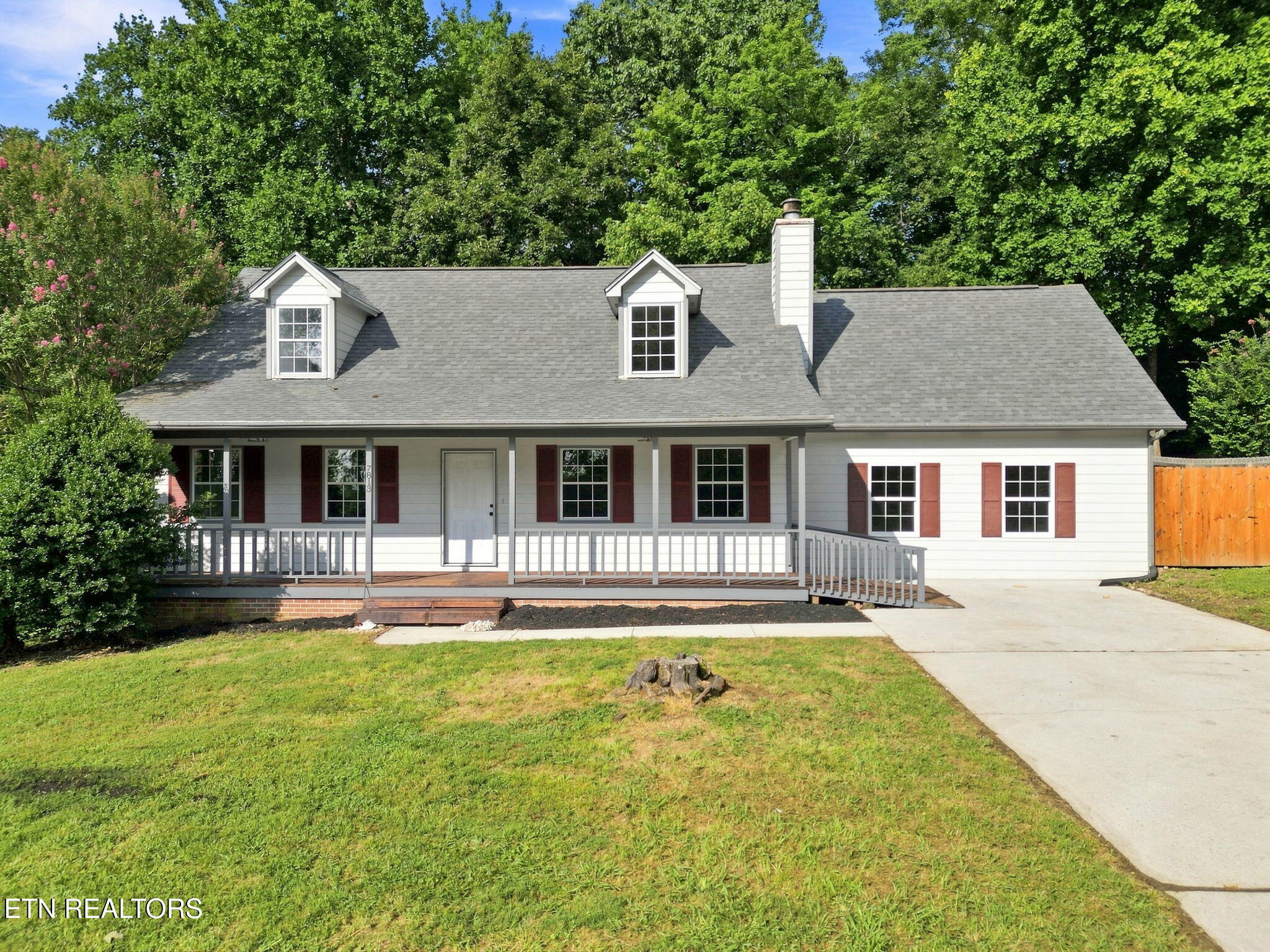 7813 Shadowood Drive — photo