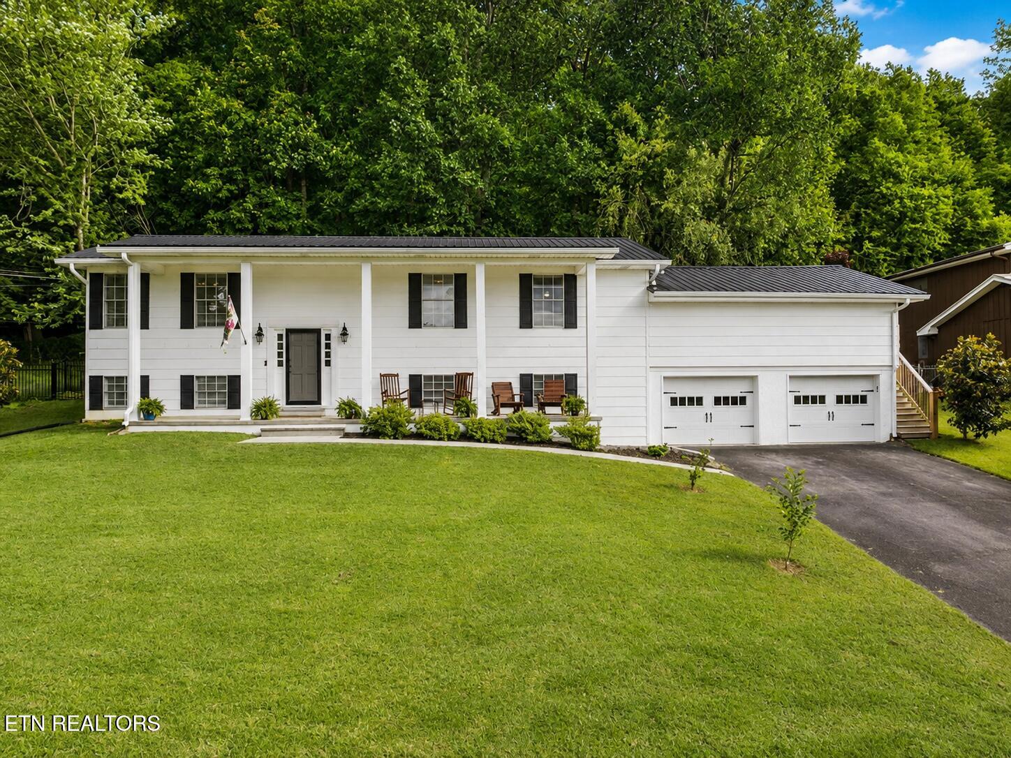 3744 Hilldale Drive — photo