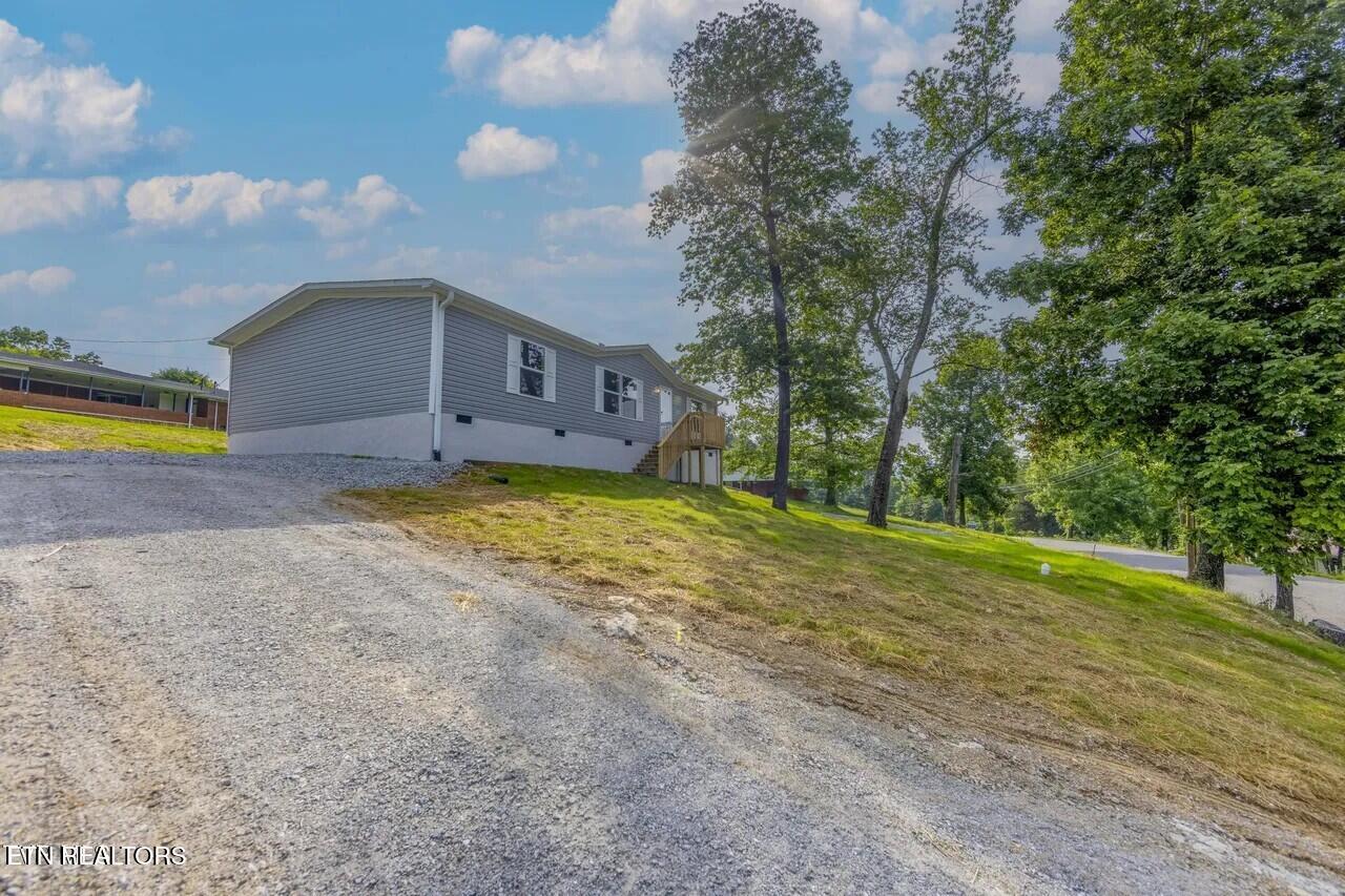 1826 Loop Rd, LaFollette, TN 37766 — photo 2