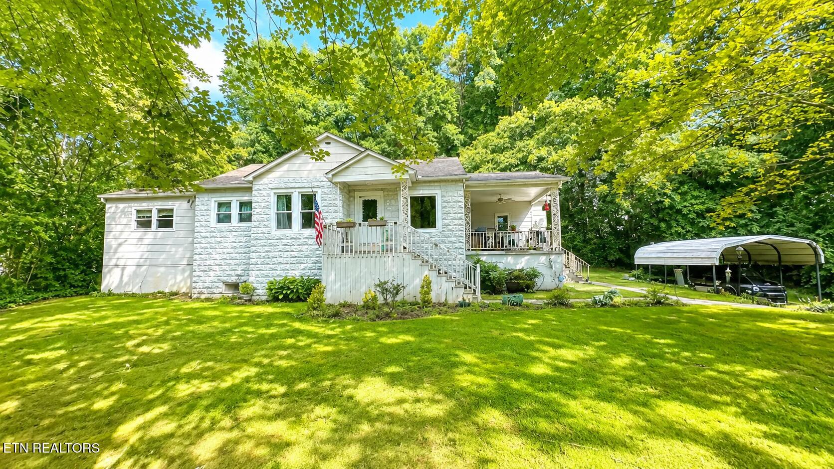 158 Maples Rd — photo