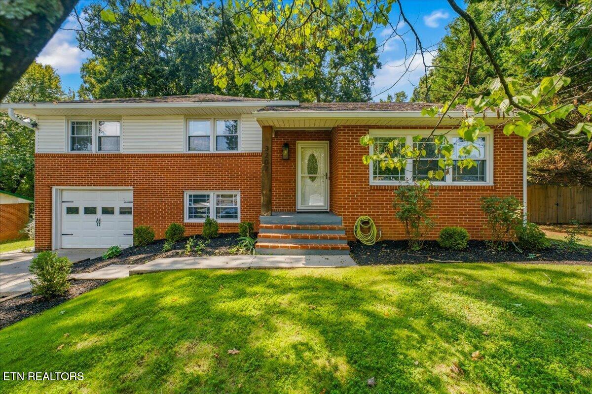 3207 Hazelwood Rd — photo