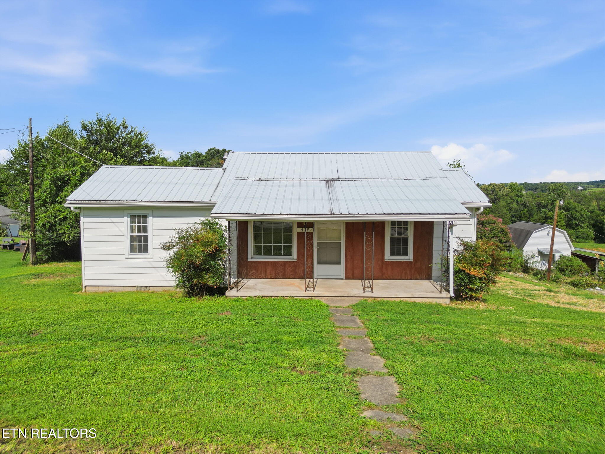 415 Island Ford Rd — photo