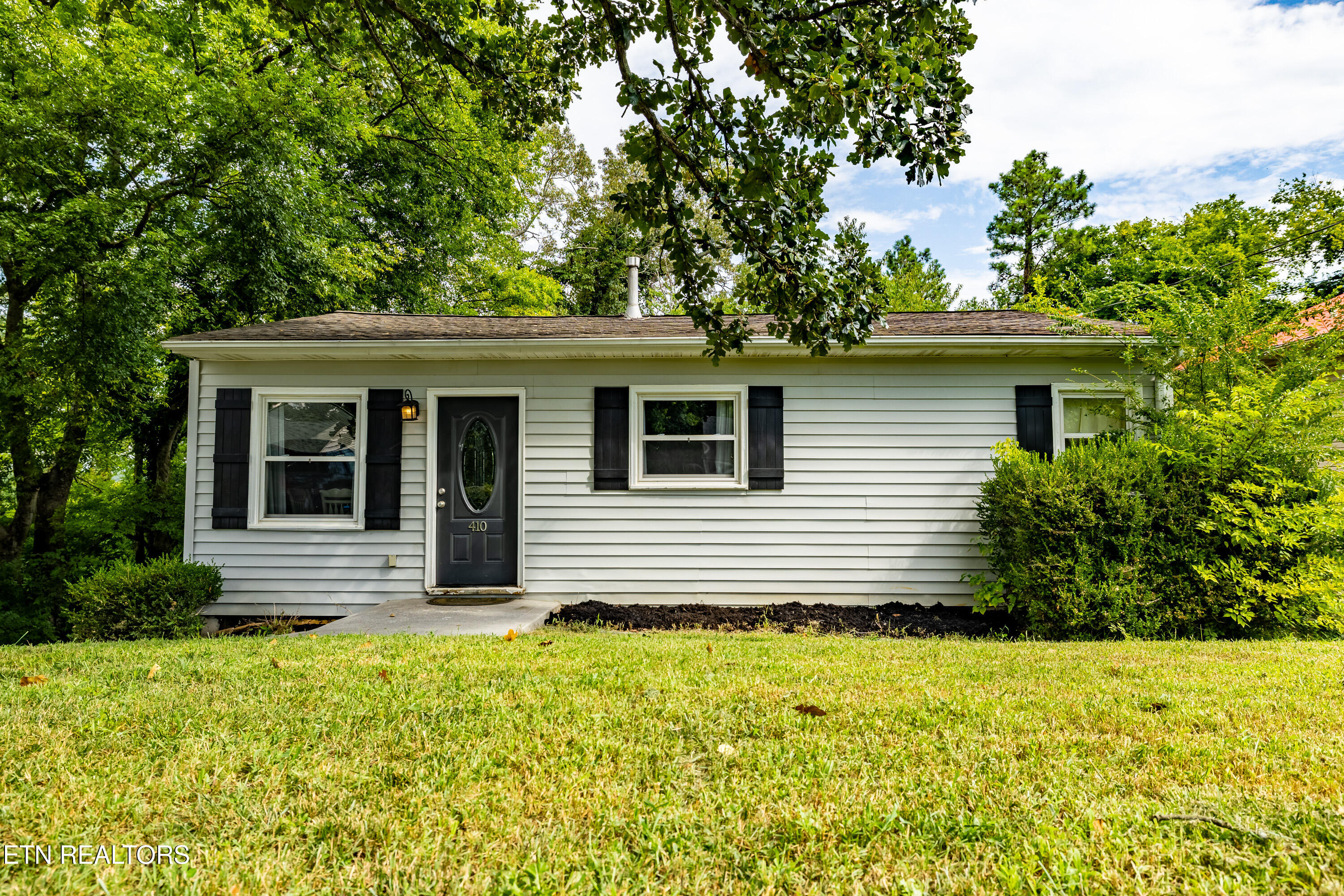 410 Landau Drive — photo