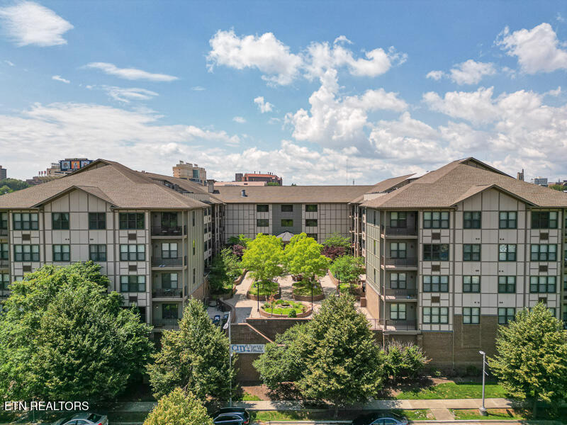 445 W Blount Ave 303 — photo