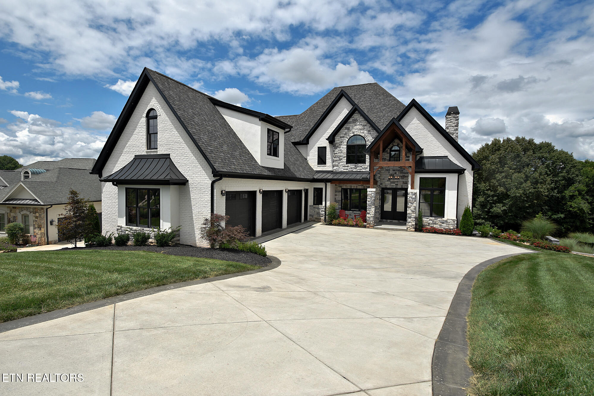 9030 Legends Lake Lane — photo
