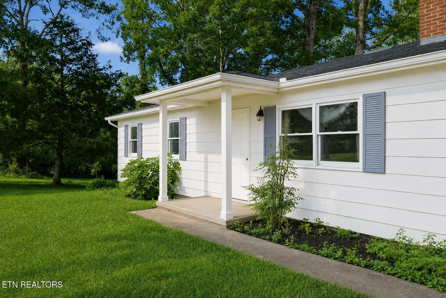 682 Dunbar Rd, Crossville, TN 38572 — photo 2