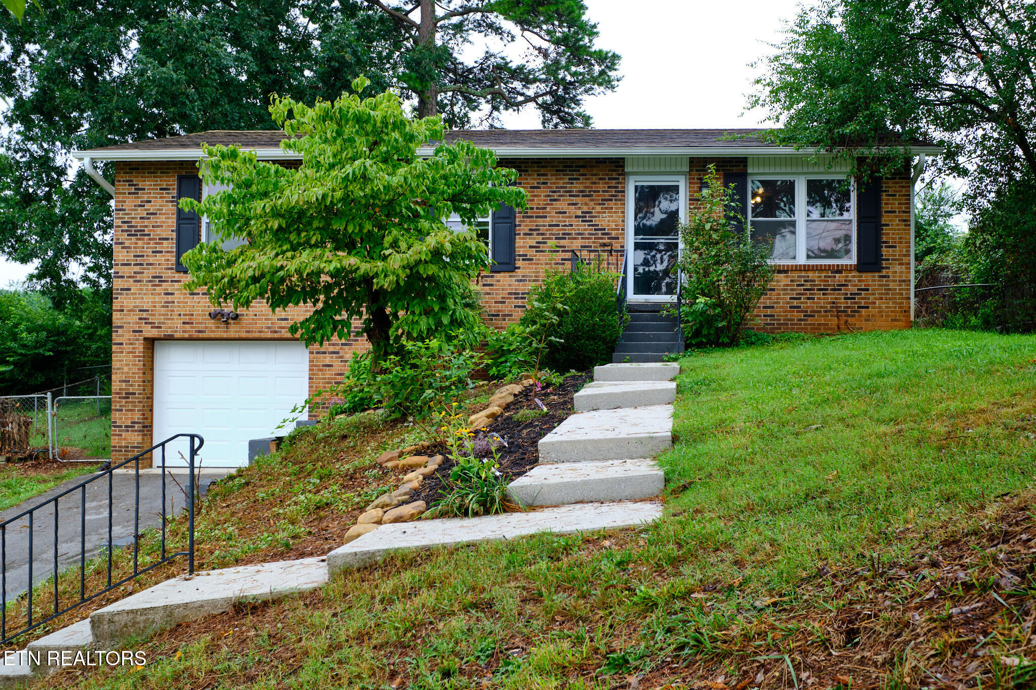 5408 Malmsbury Rd — photo