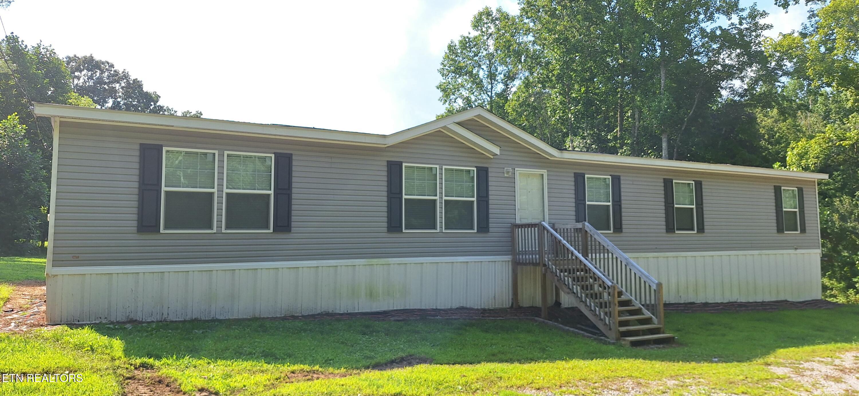 776 Earl's Loop Rd — photo