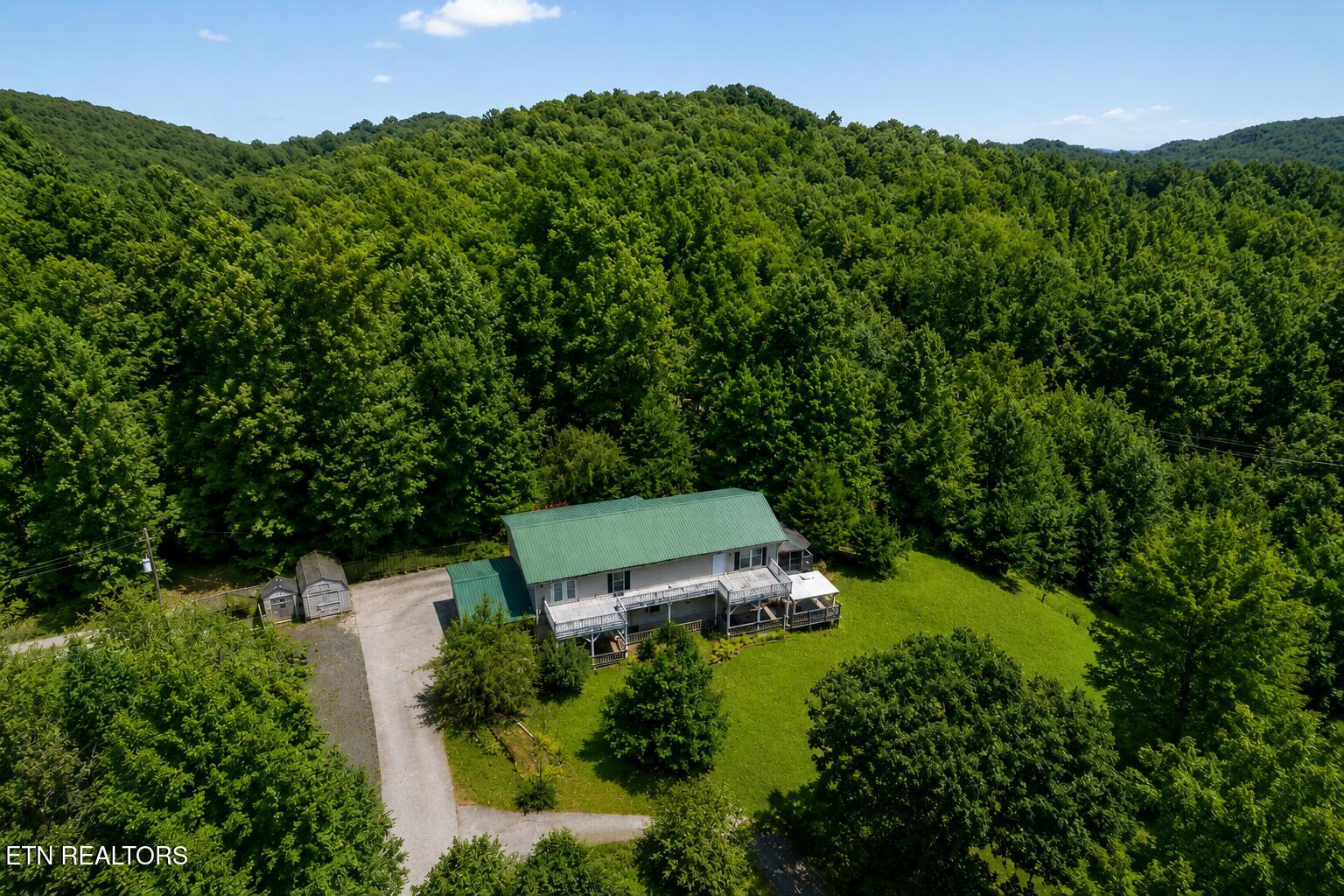 7810 Wells Valley Rd — photo