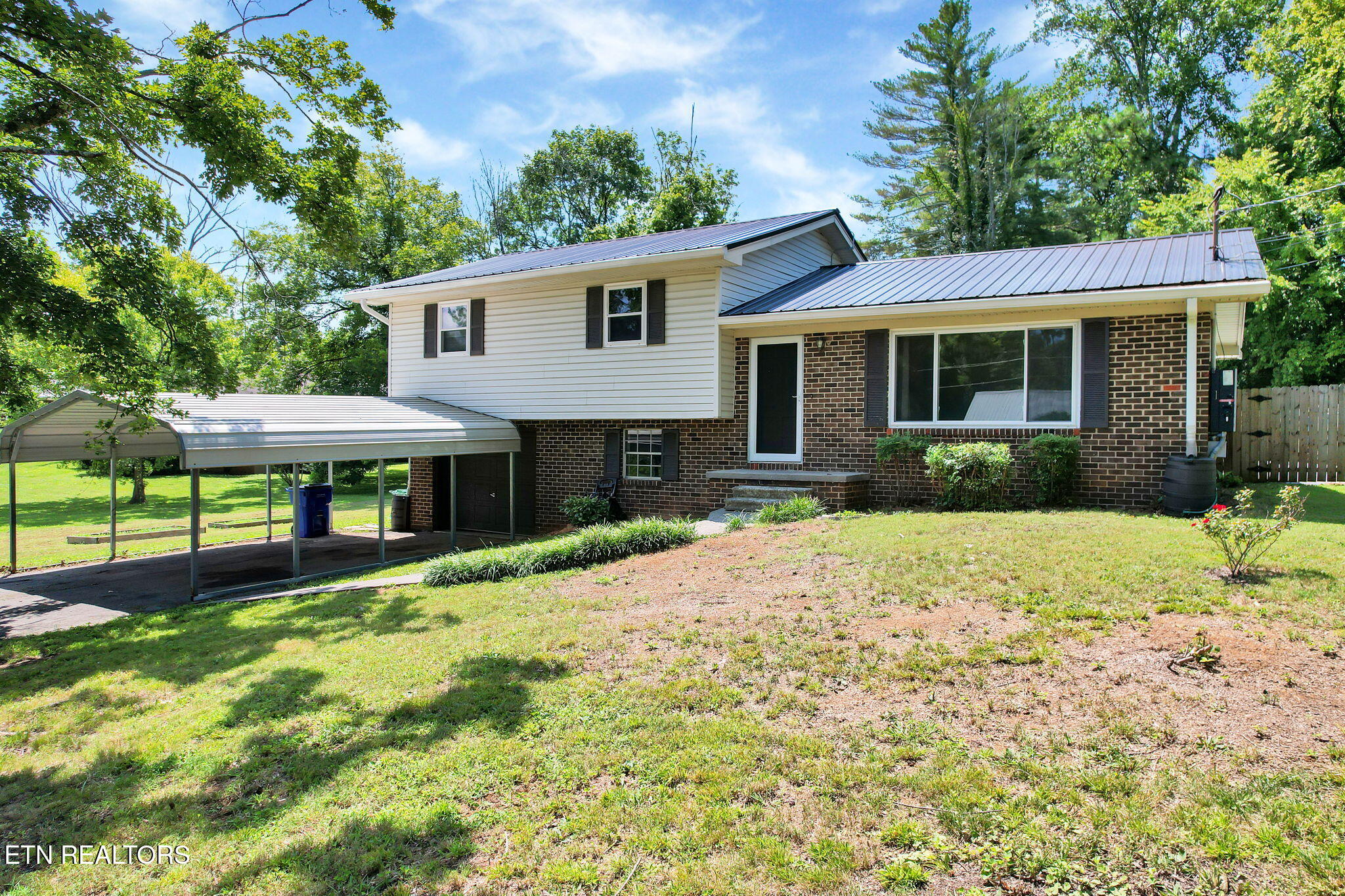3010 W Lake Drive — photo