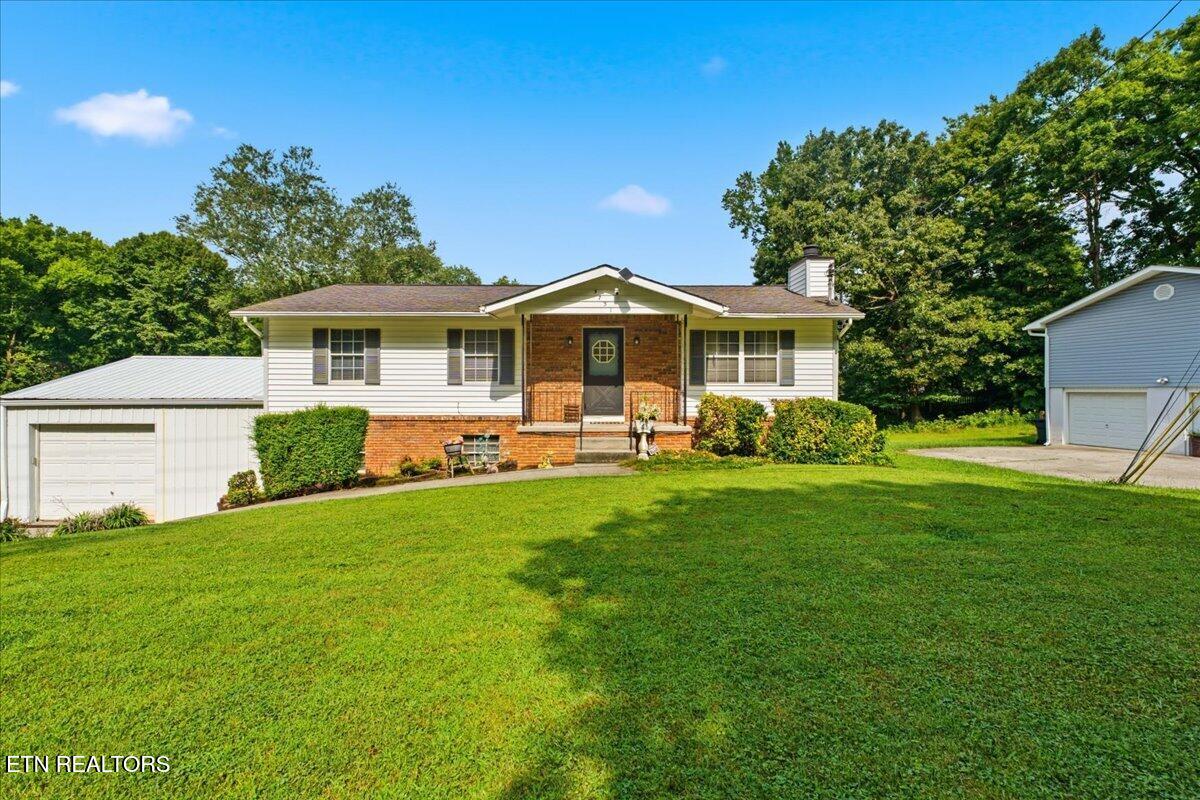 5731 Wooded Acres Drive — photo