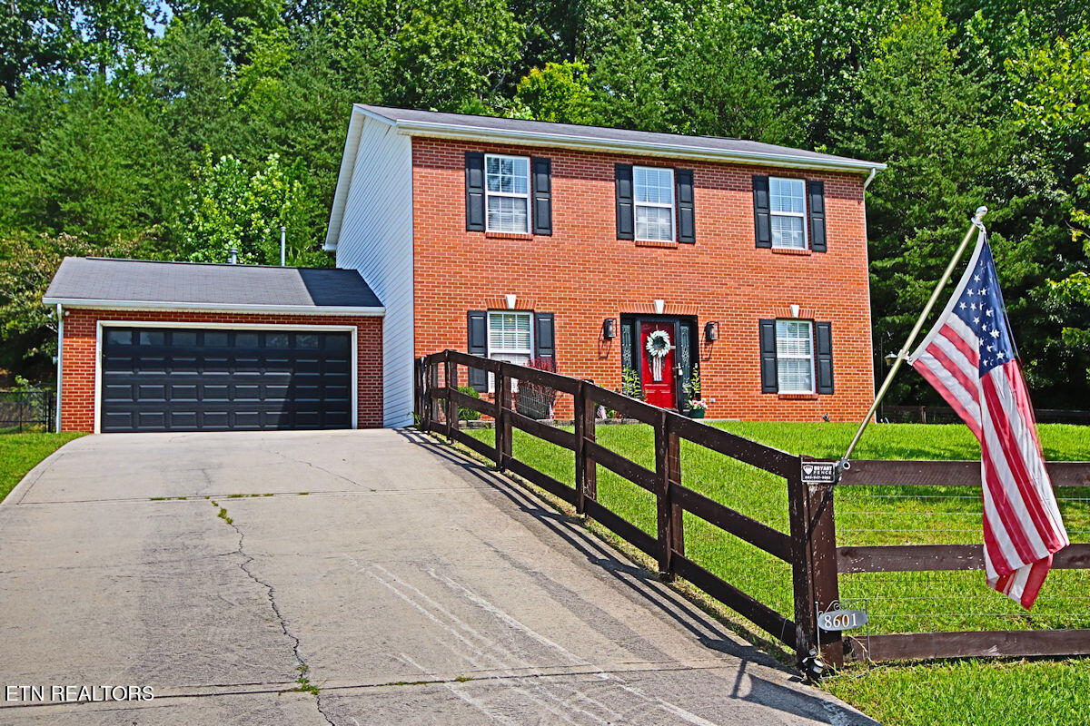 8601 Rayworth Tr — photo