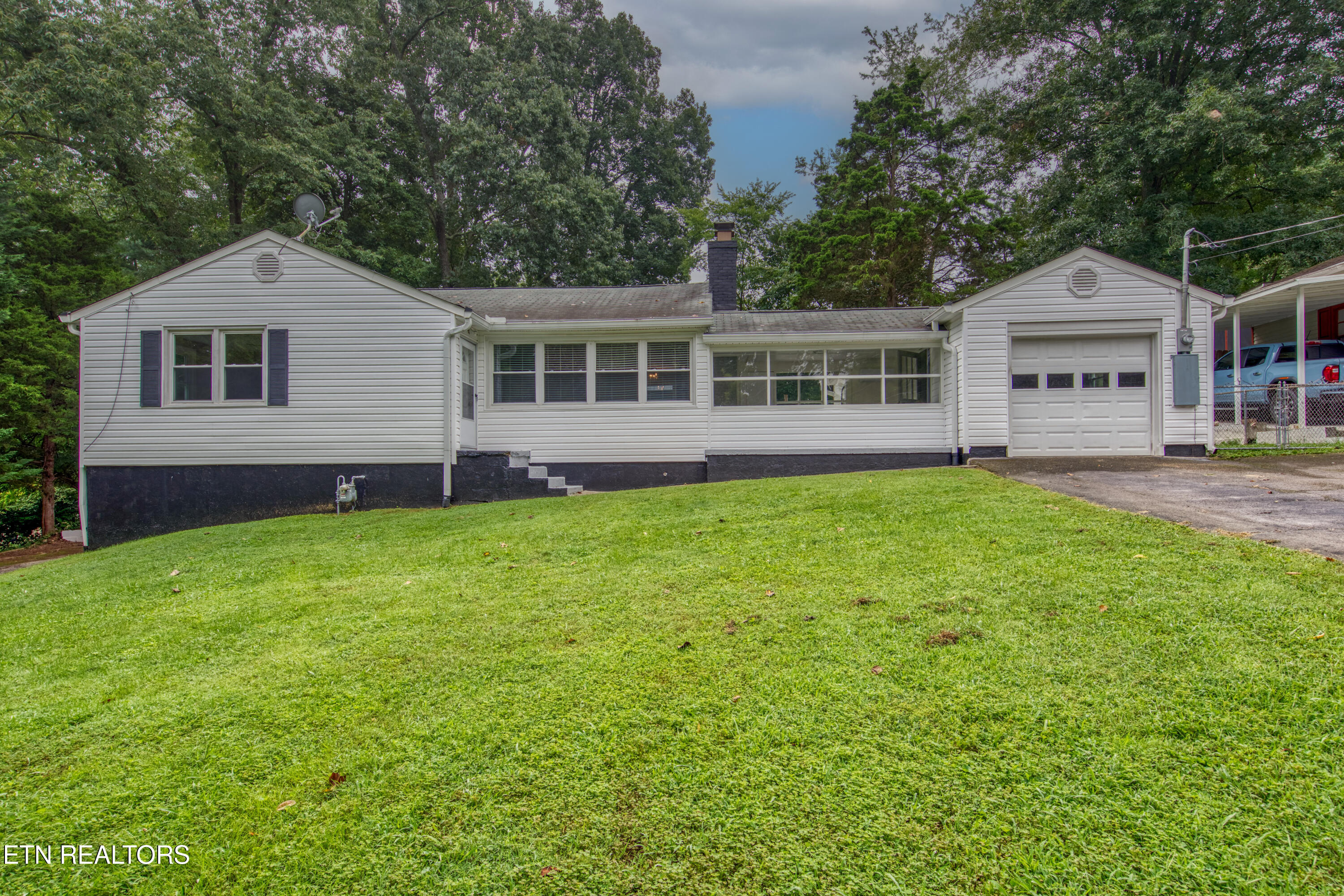 1806 Westchester Drive — photo