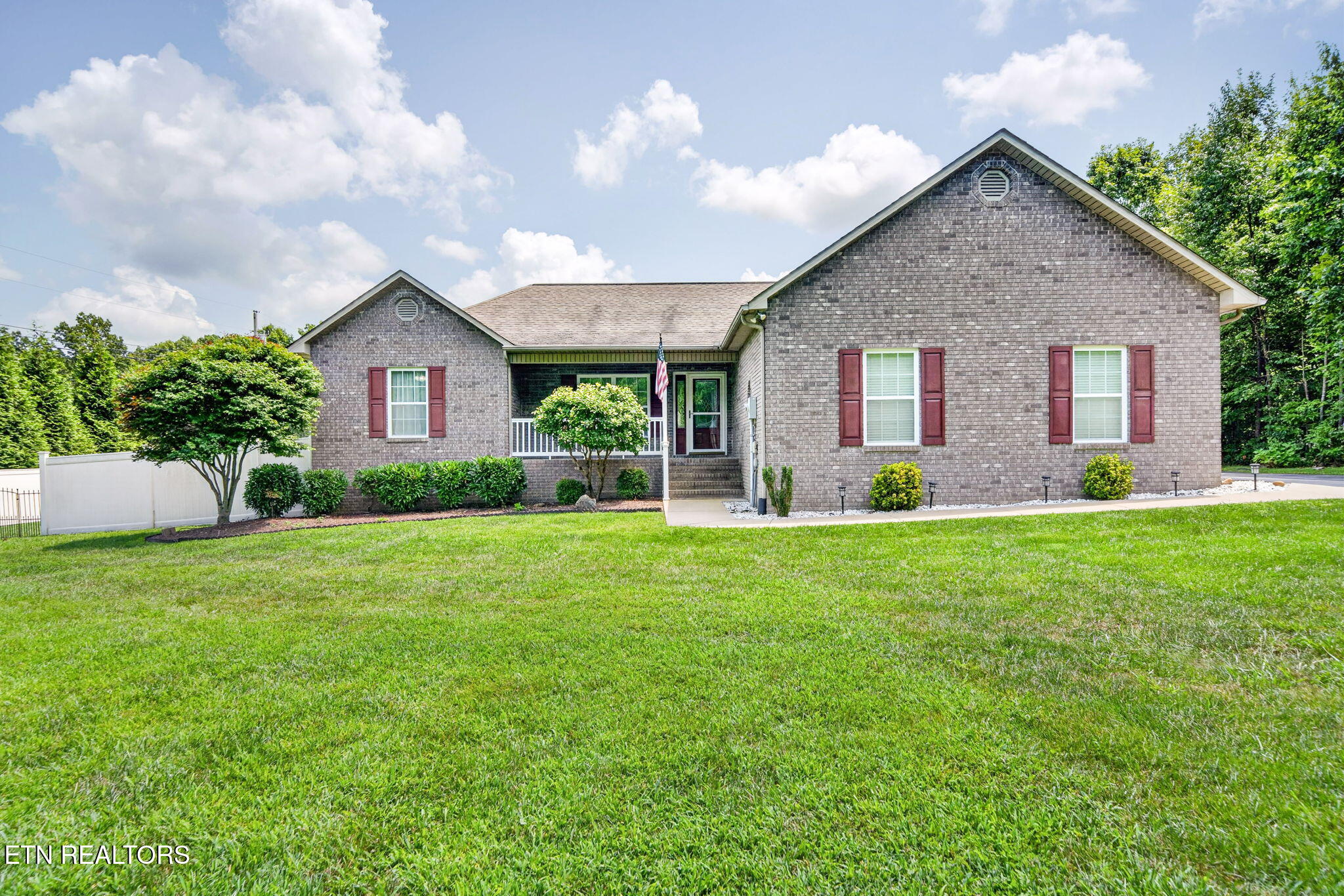 591 Spruce Loop — photo