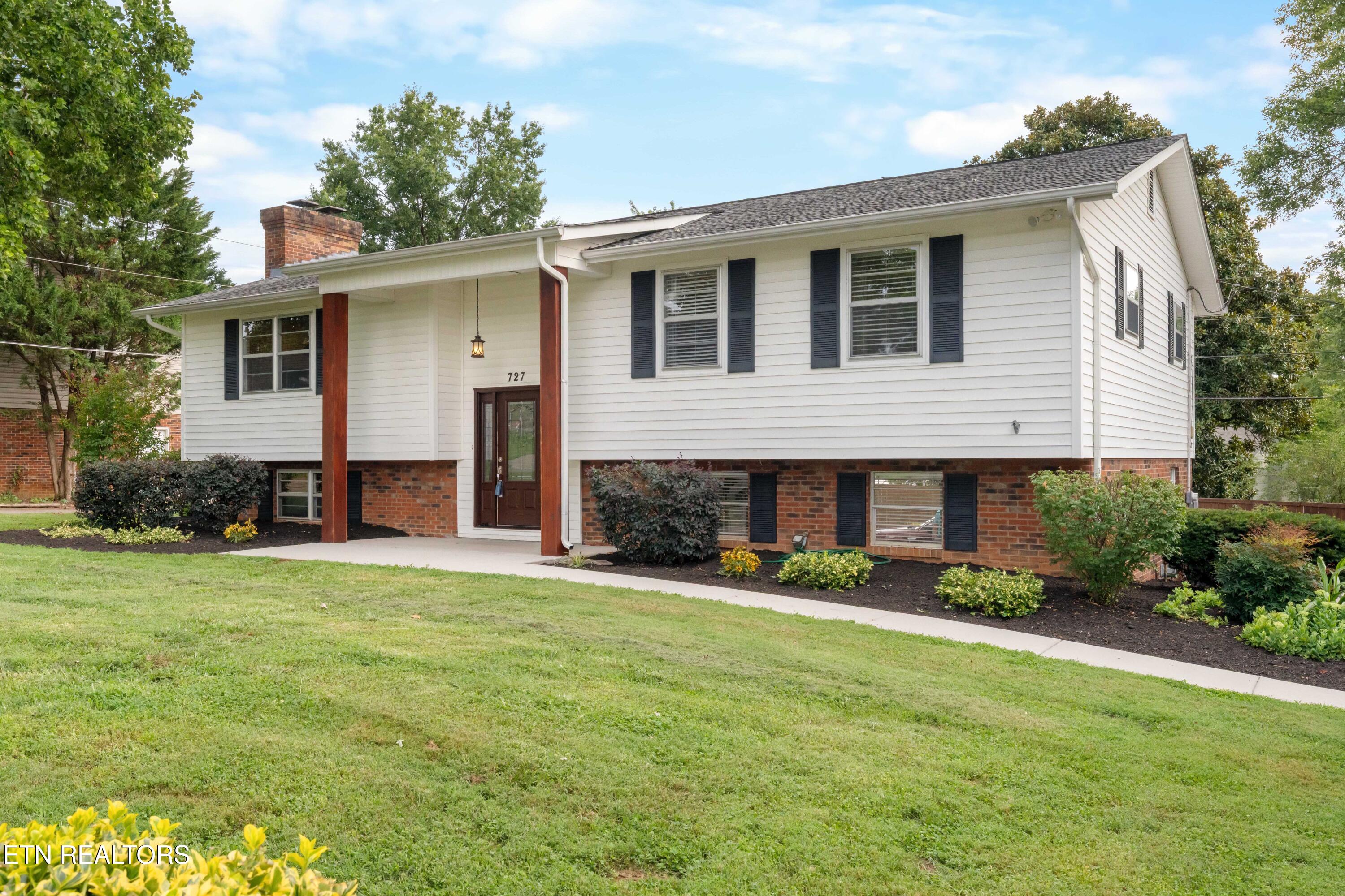 727 Morton Circle — photo