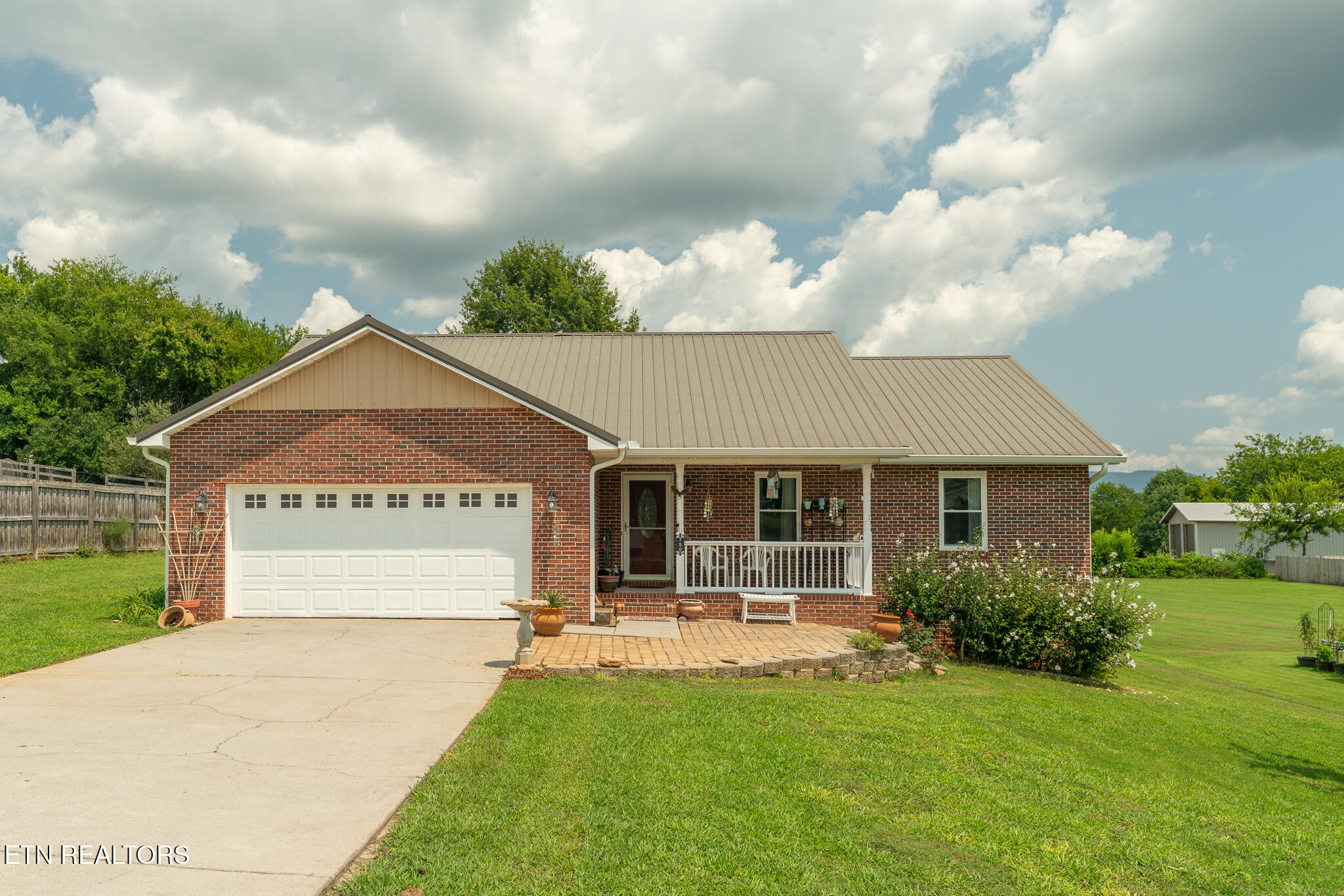 750 Meadow Ridge Rd — photo