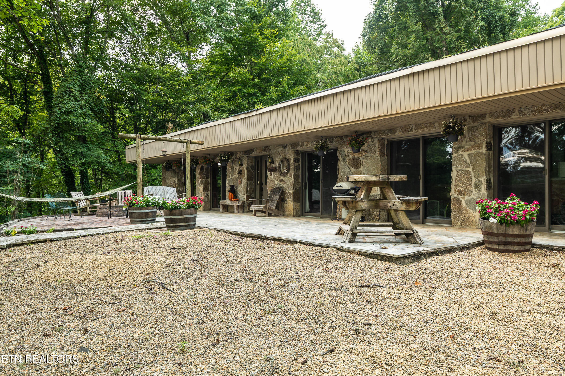 230 Comb Ridge Rd, Maynardville, TN 37807